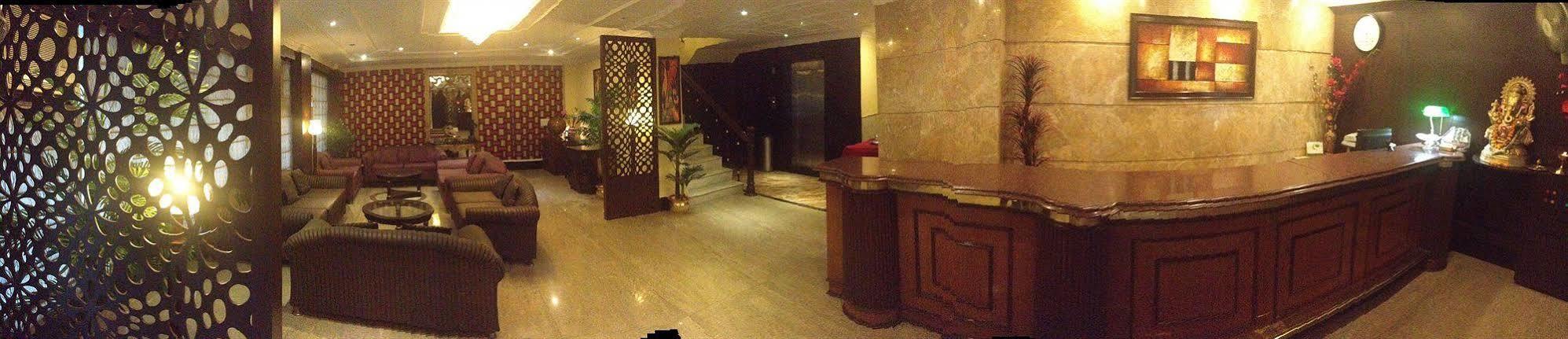 The Crest Hotel 3*