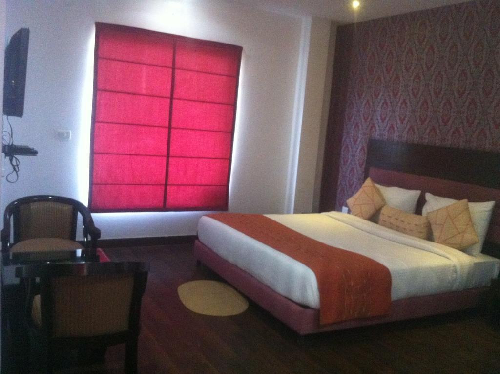 Urban By Laurent & Benon - Dlf Phase 3 Hotel 2*