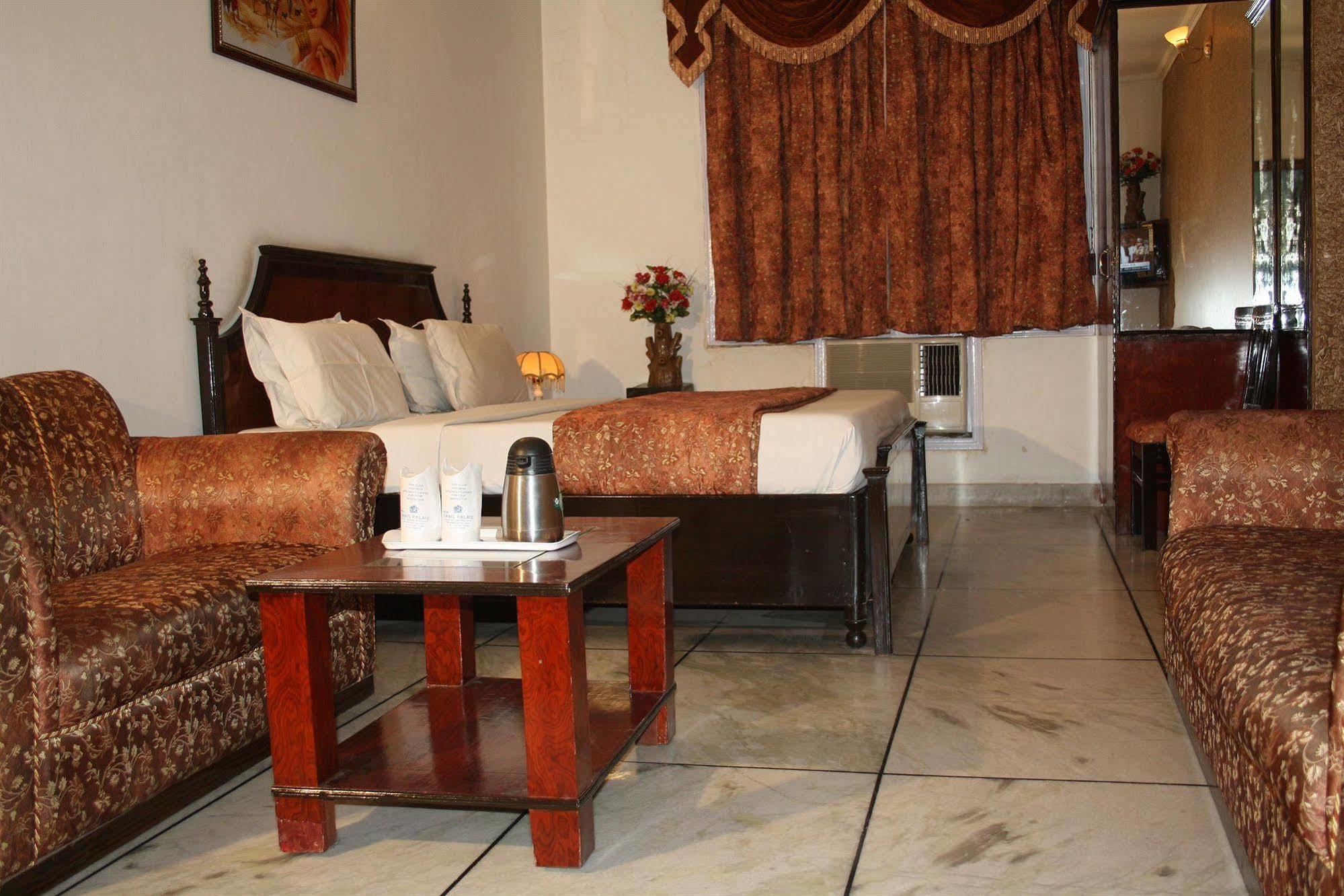 Hotel Rahul Palace 3*