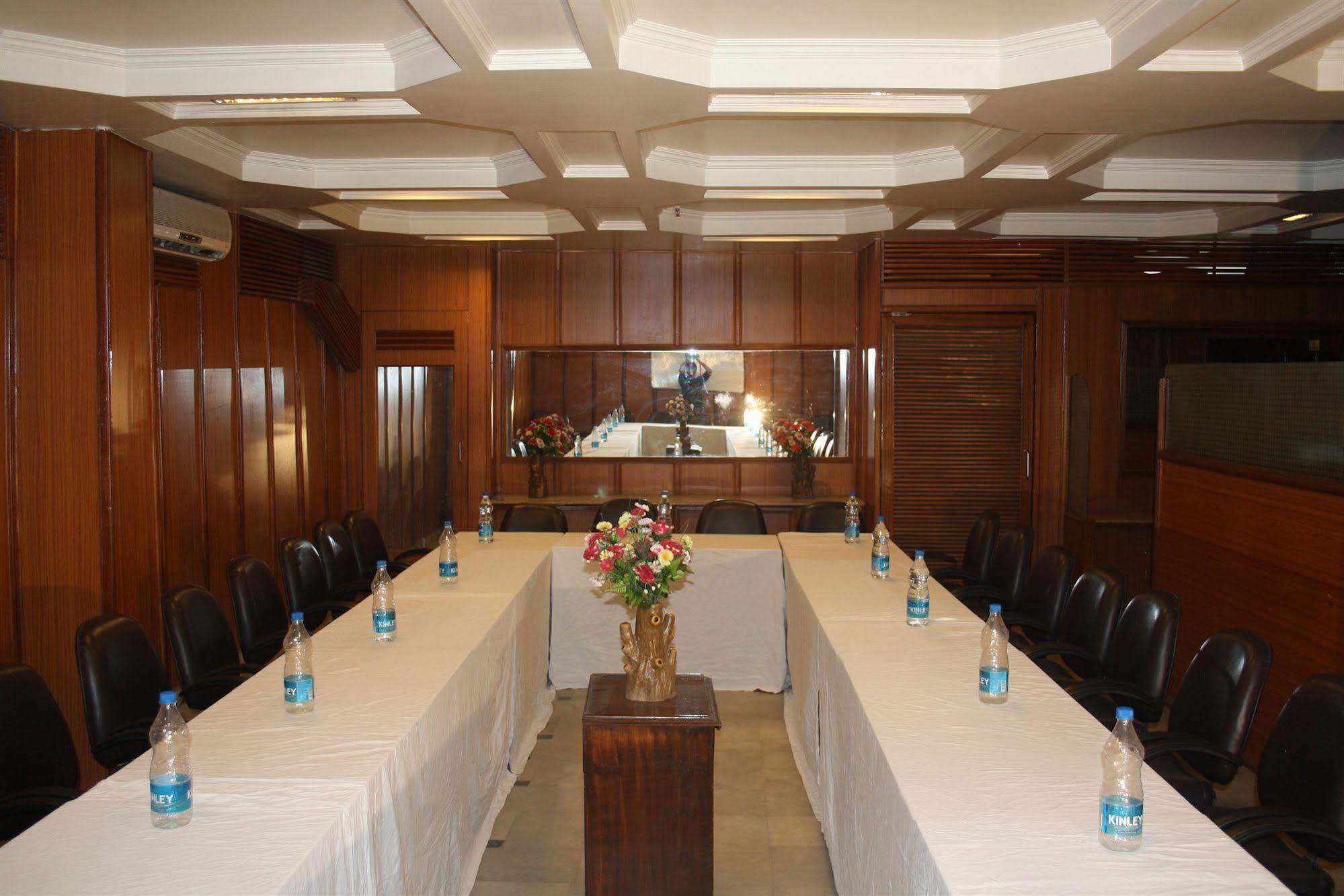 Rahul Palace Hotel 3*