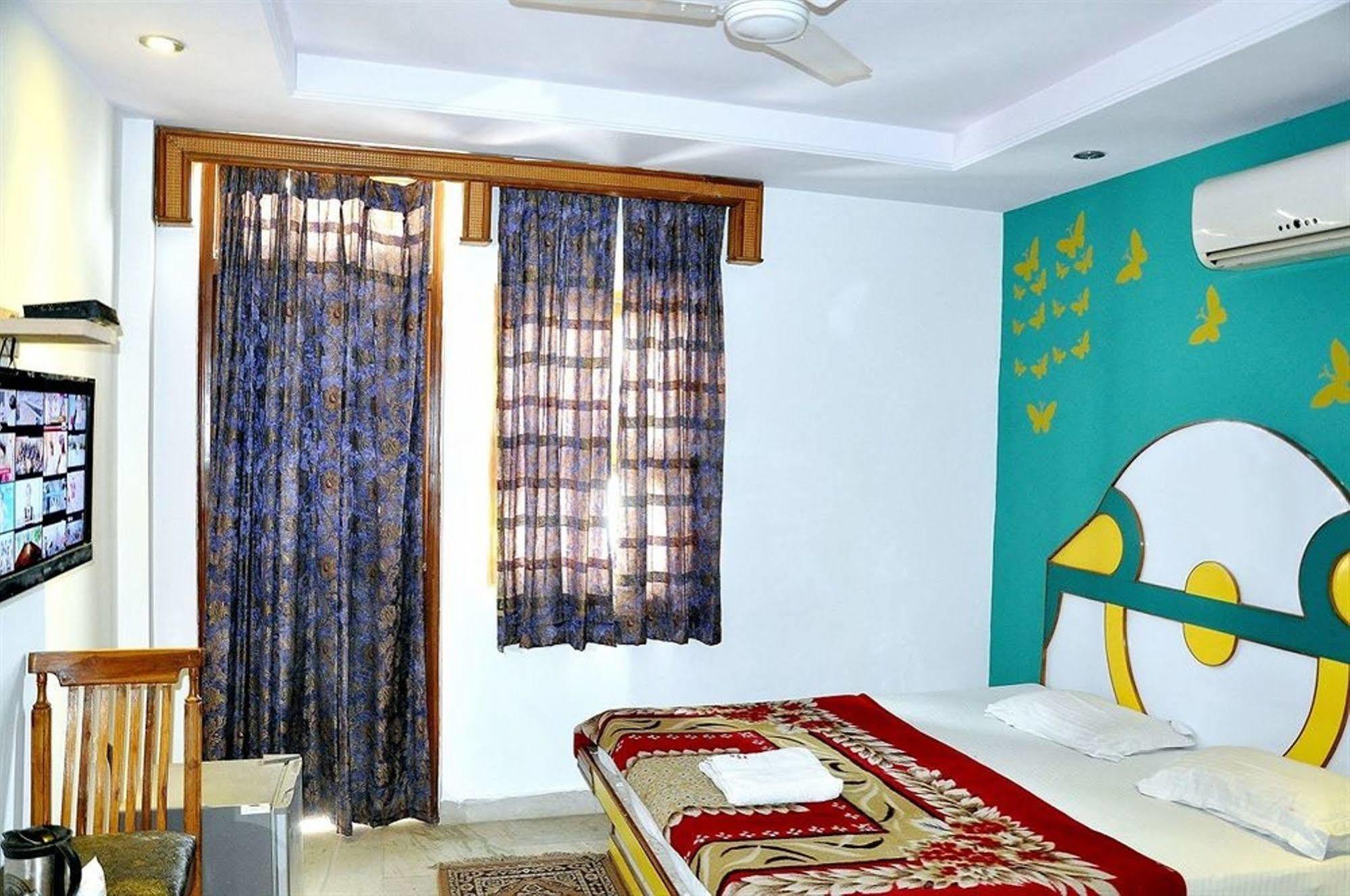 Anoop Hotel