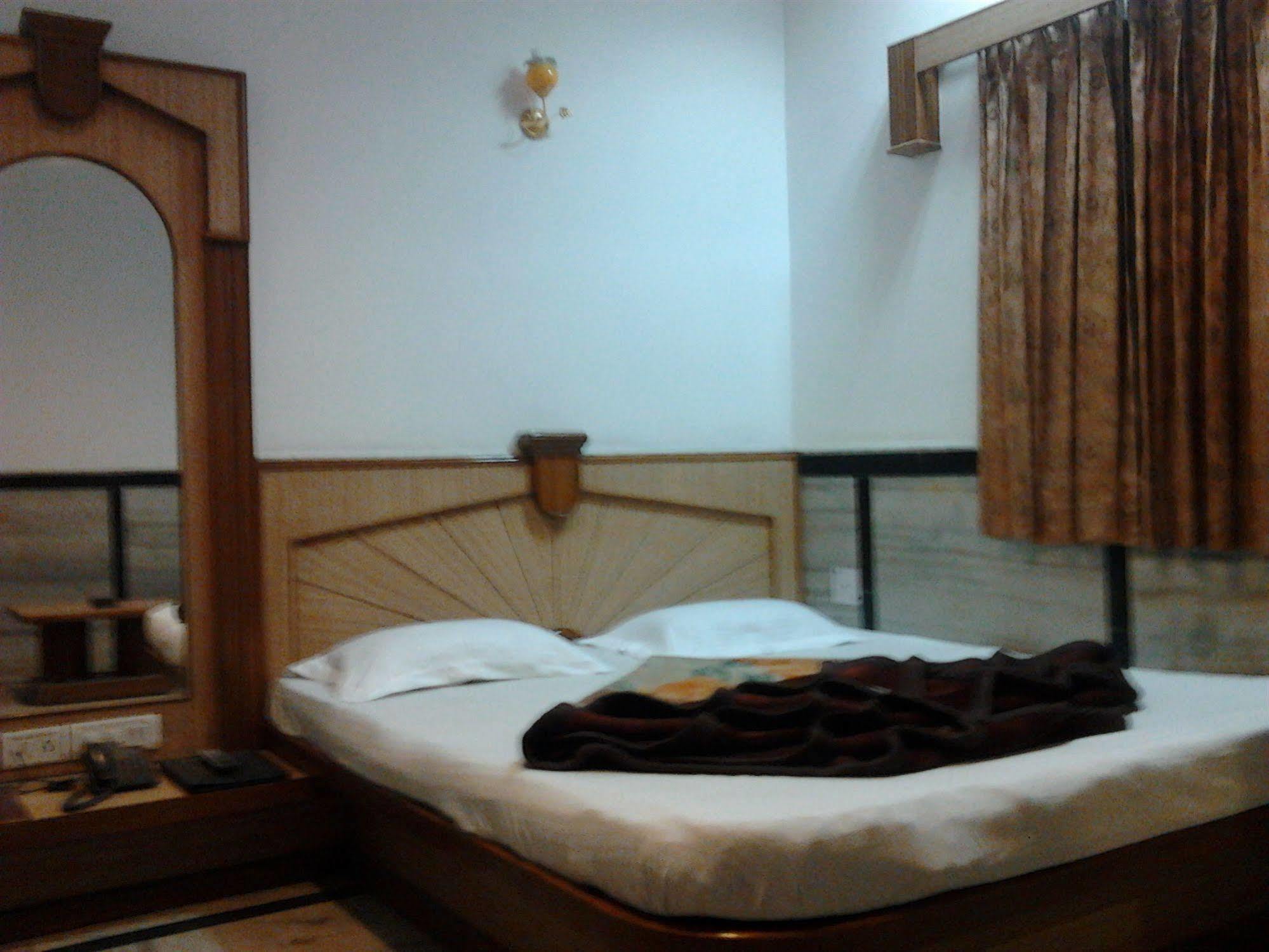 Anoop Hotel Nova Deli