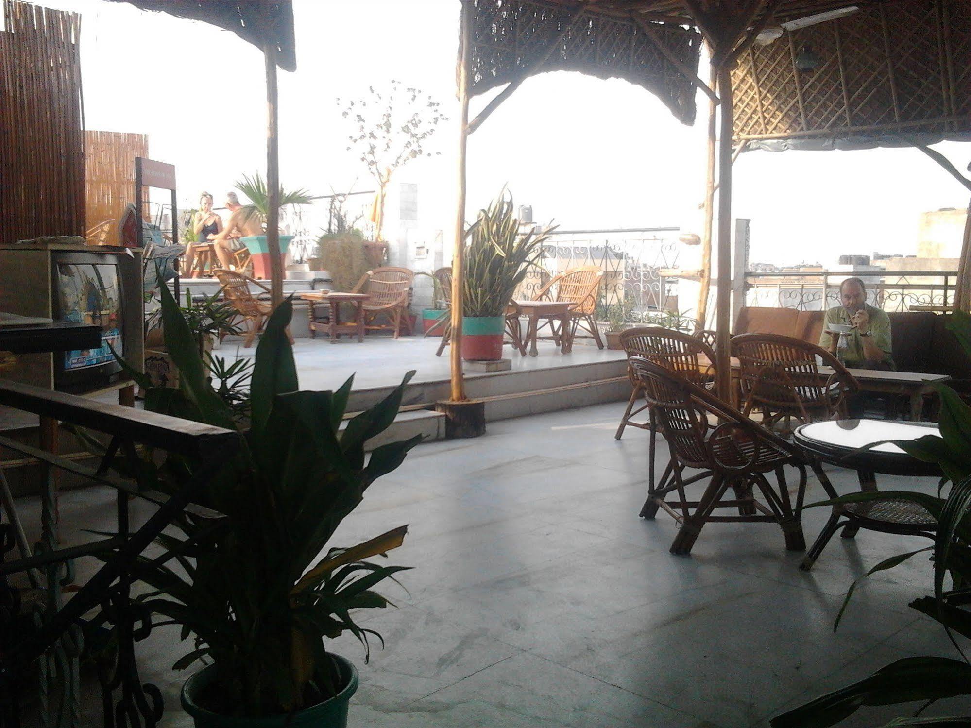 Anoop Hotel 2*