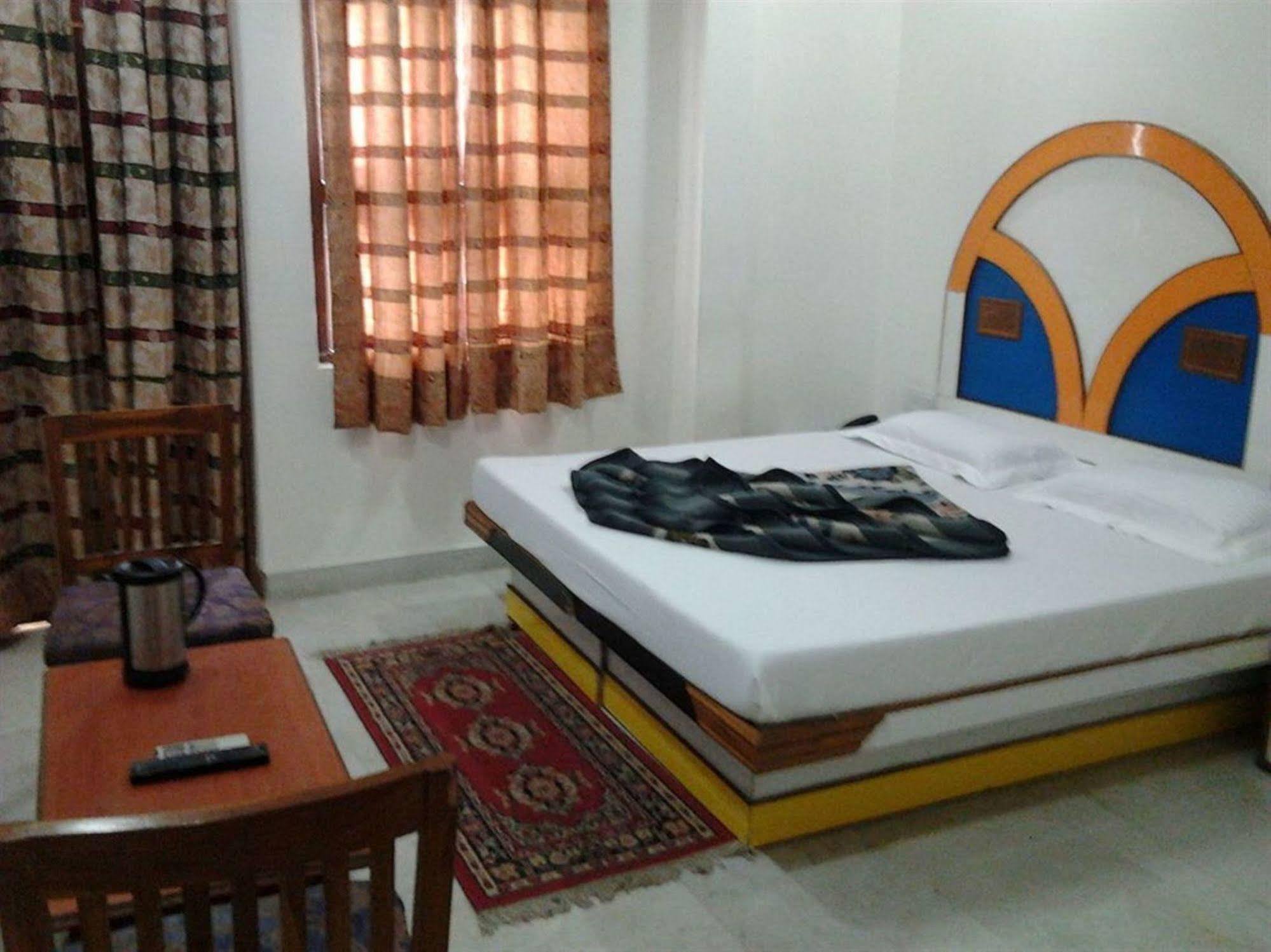 Hotel Anoop Nova Deli