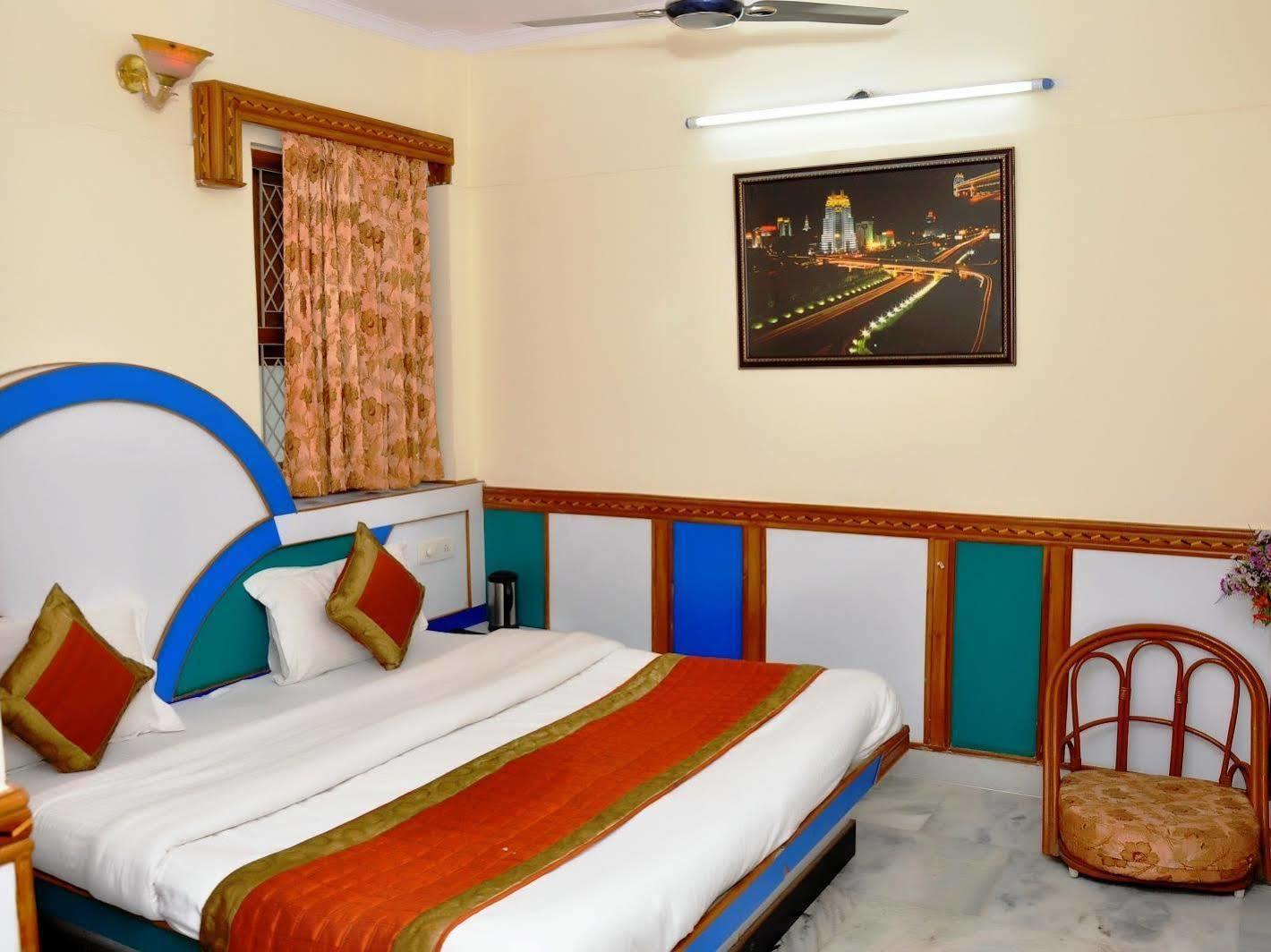 Hotel Anoop 2*