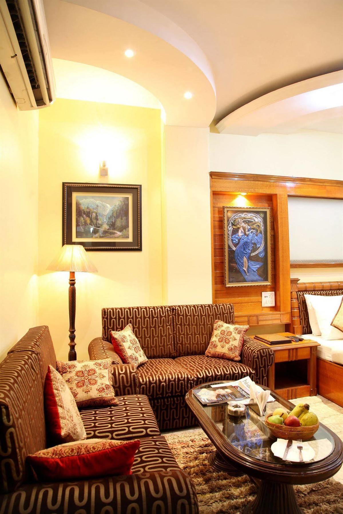 Hotel Tjs Grand 3*