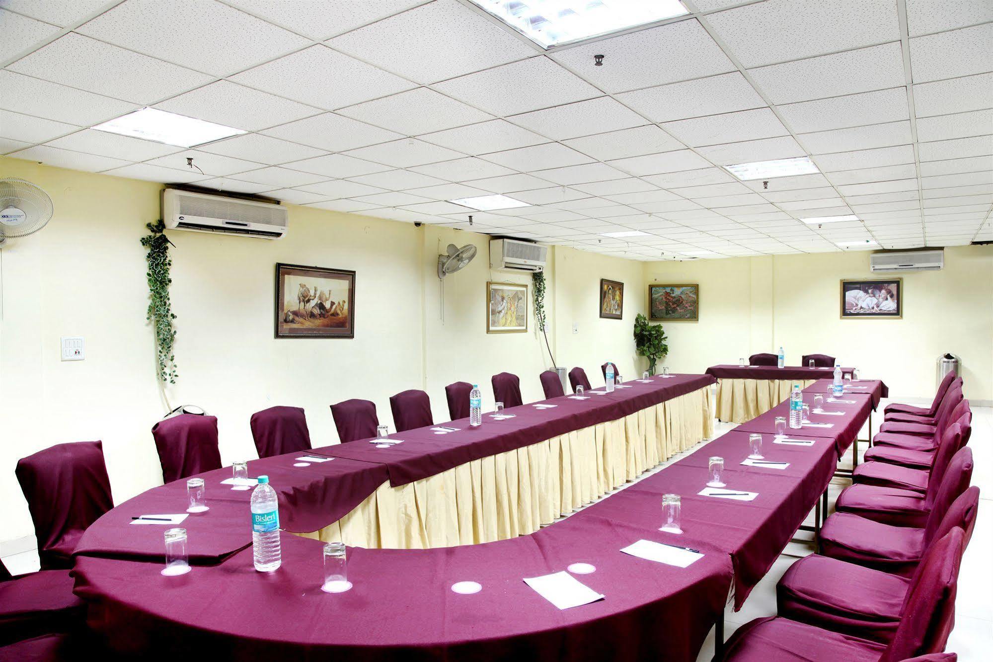 Hotel Tjs Grand