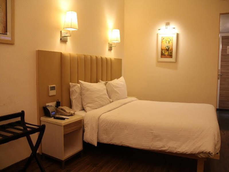 Tulip West Delhi 3* New Delhi