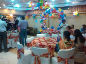 Oyo Flagship F Five Hotel
