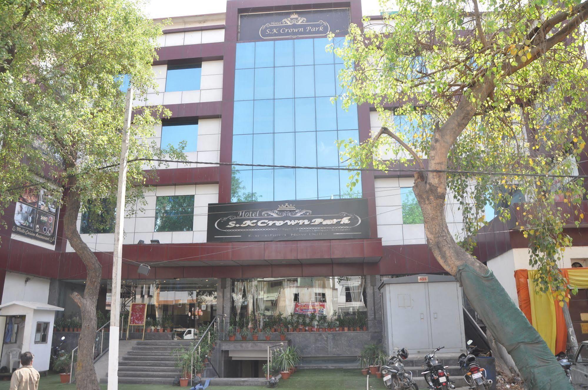 Hotel Pitrashish Pride Igi Intl Airport 4*
