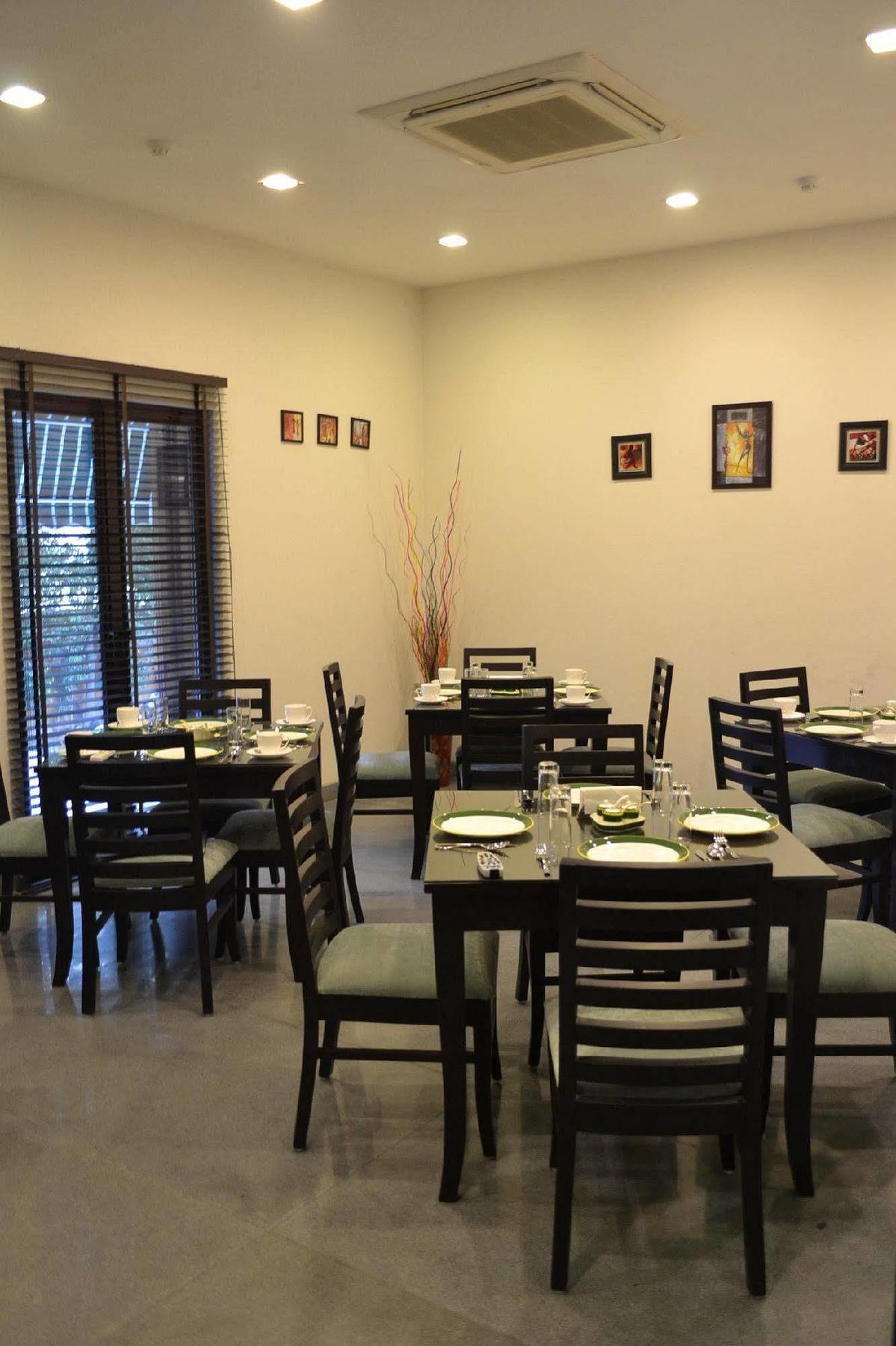 Siesta Basil - Okhla Hotel 4*