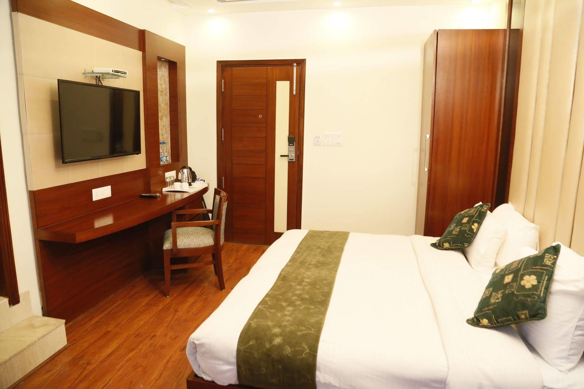 Grand Ffour New Delhi