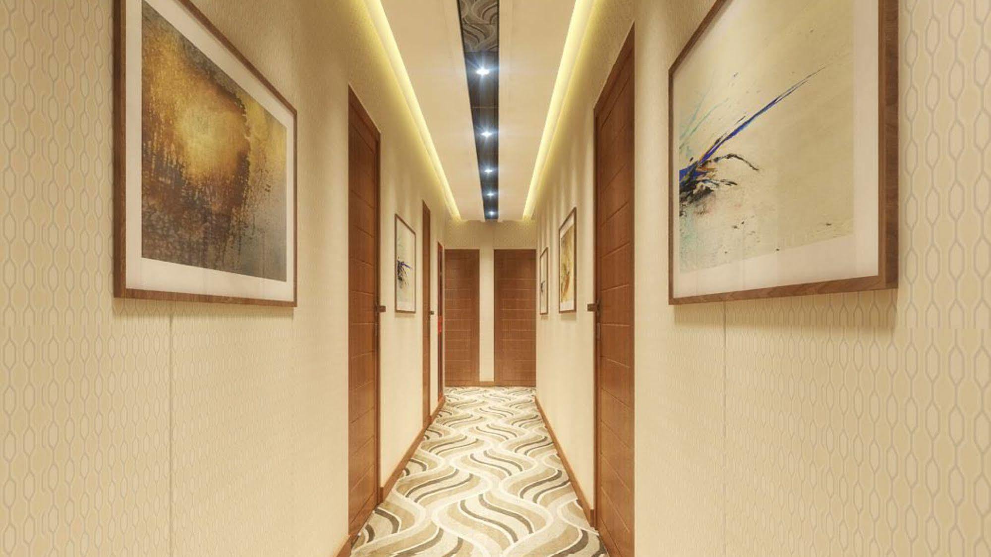 Grand Ffour 3* New Delhi