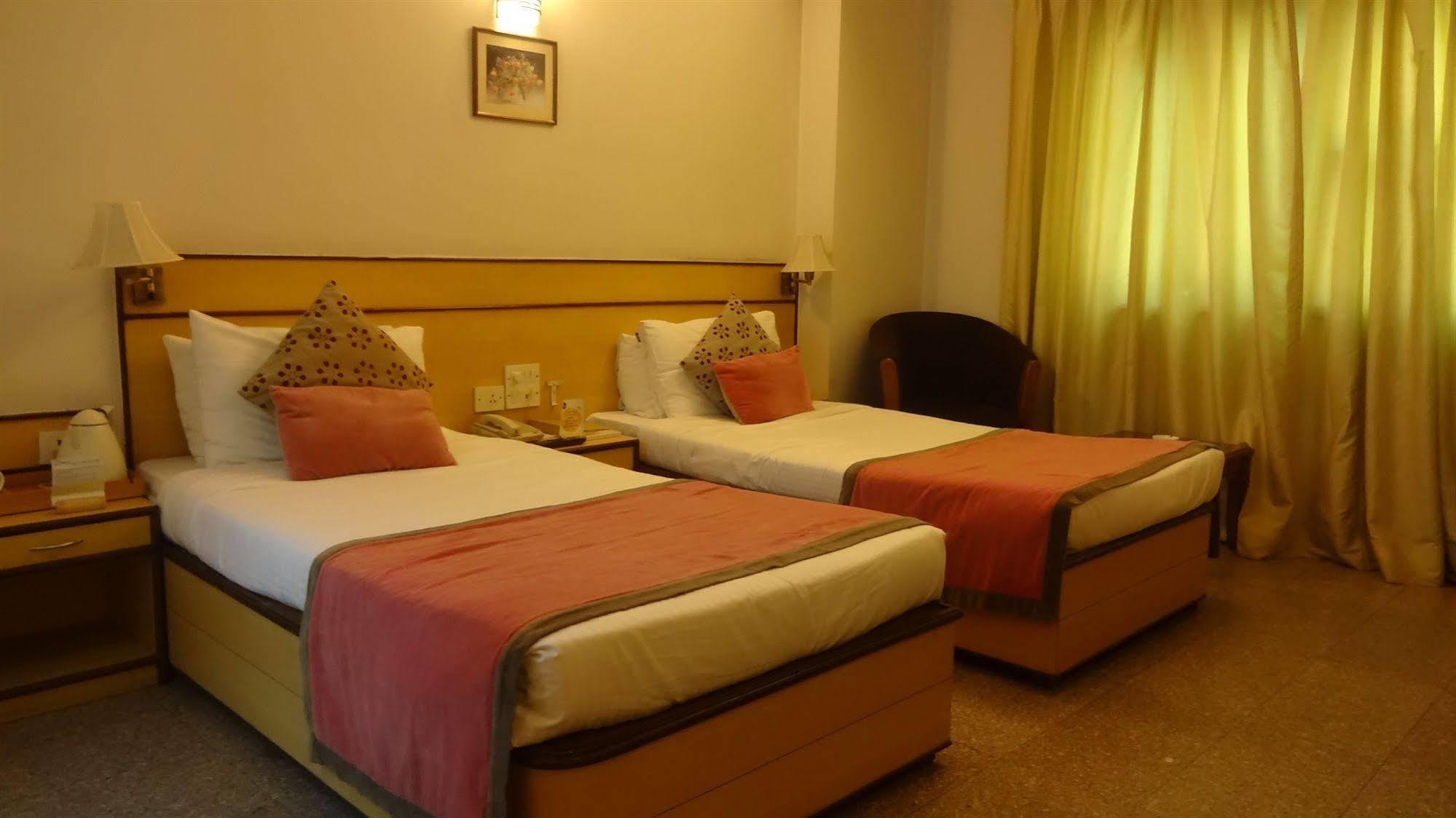 Hotel Swati Deluxe