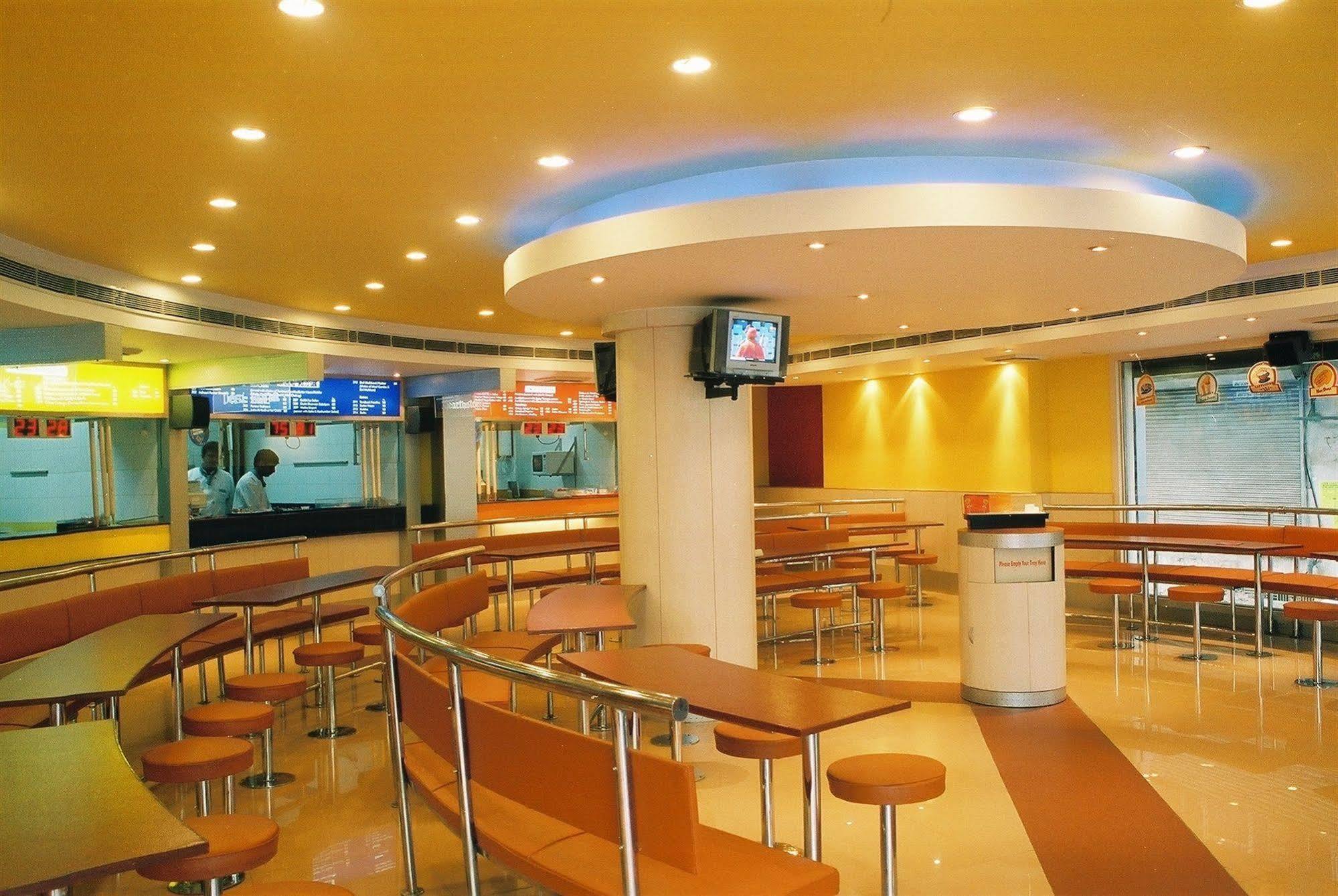 Swati Deluxe Hotel 3*