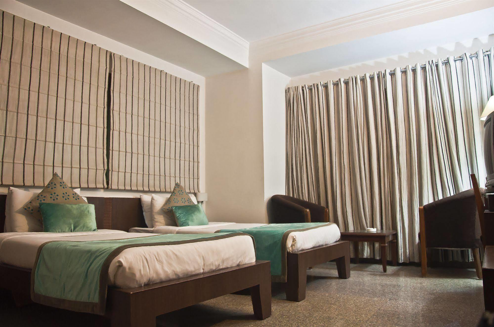Swati Deluxe Hotel 3*