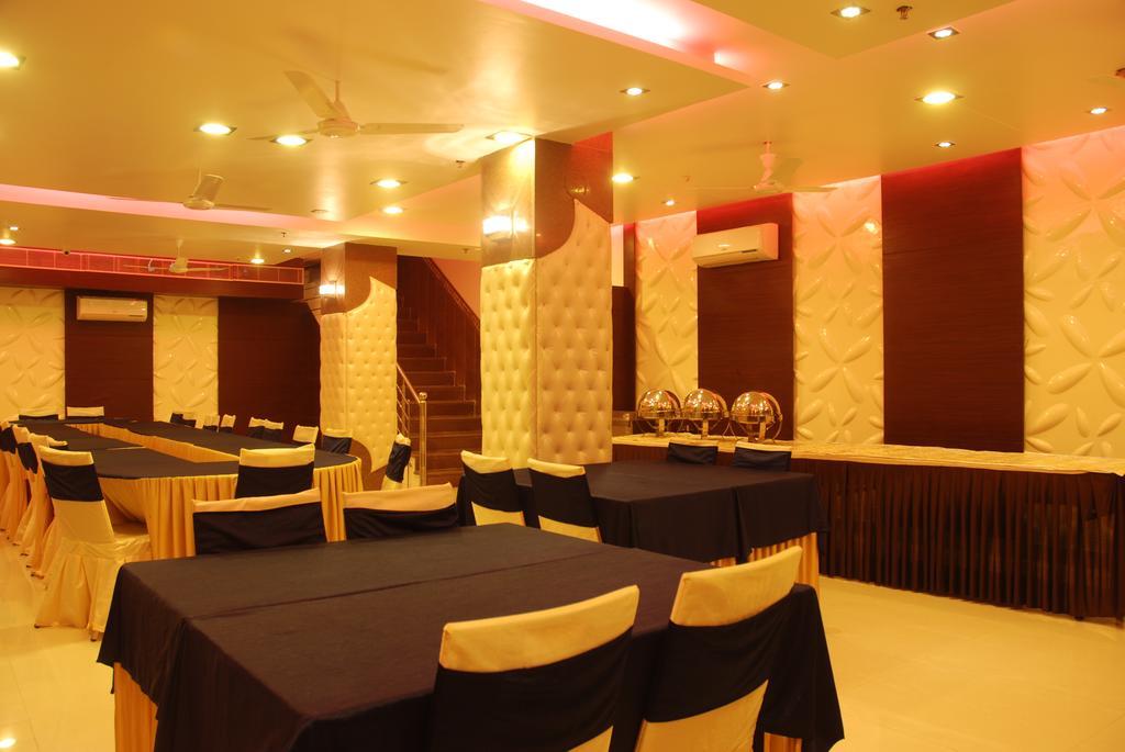 Fabexpress Yug Karol Bagh Delhi (National Capital Territory of India)