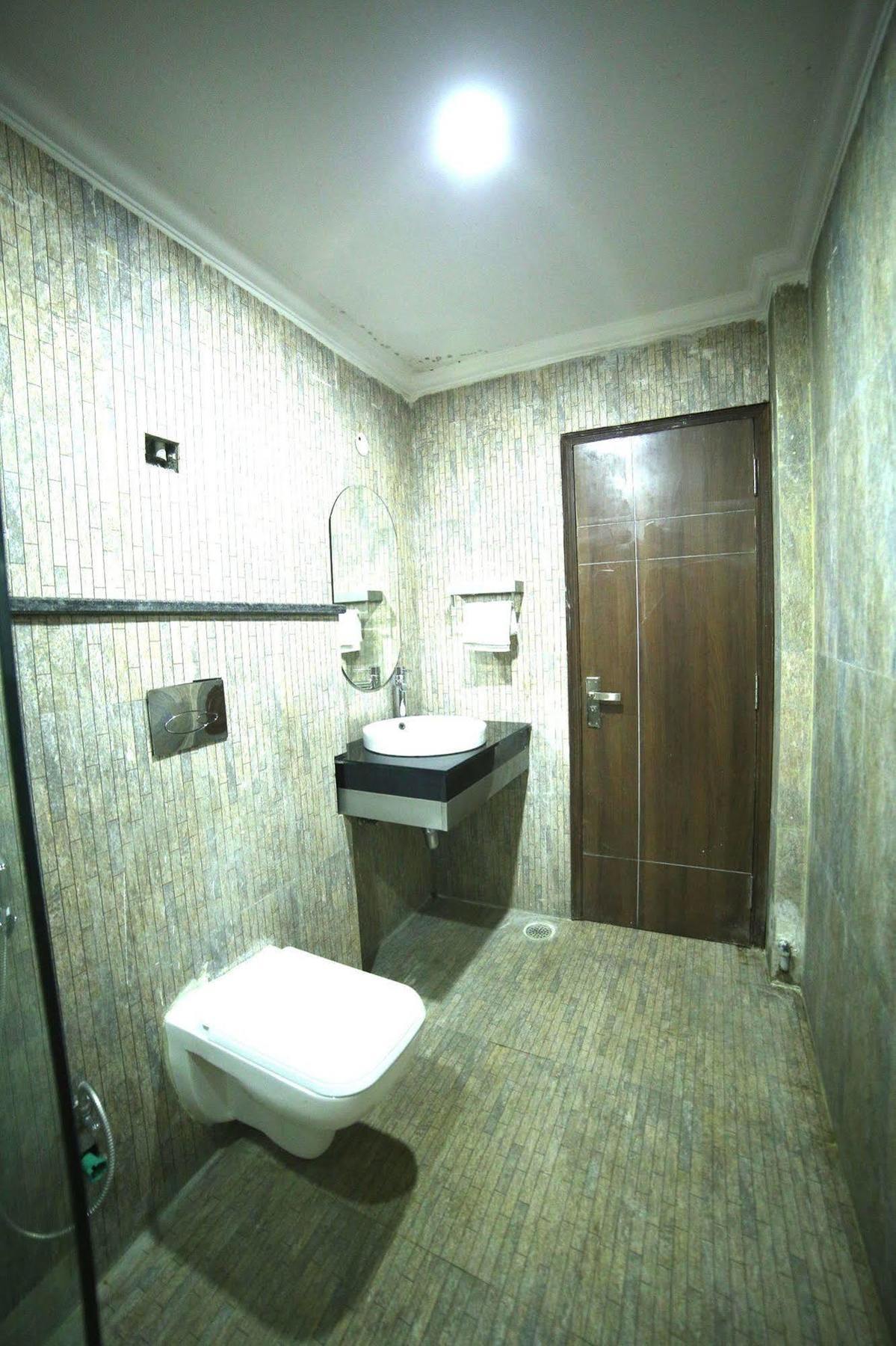 Hotel Neu - Near Connaught Place Nova Deli