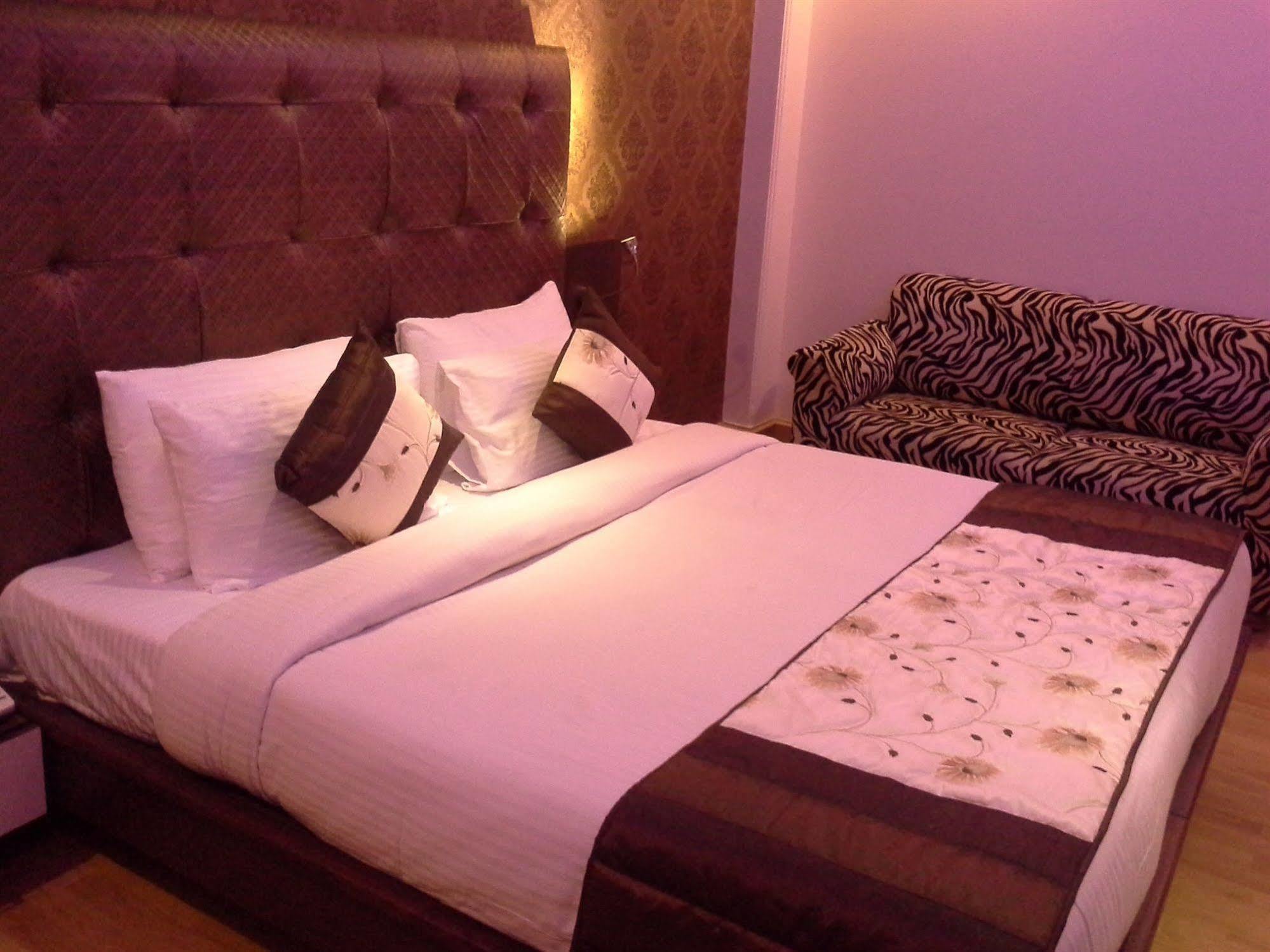 Hotel Surya International 3*