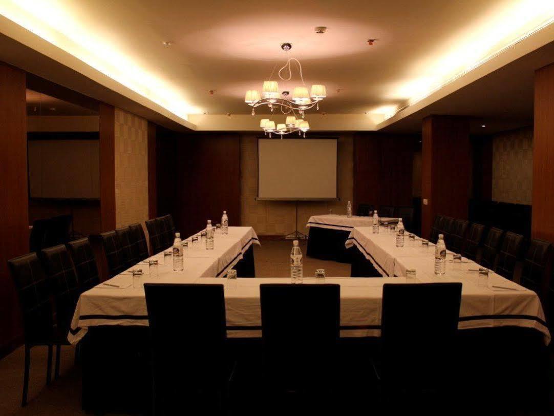 Hotel Udman Panchshila Park 4*