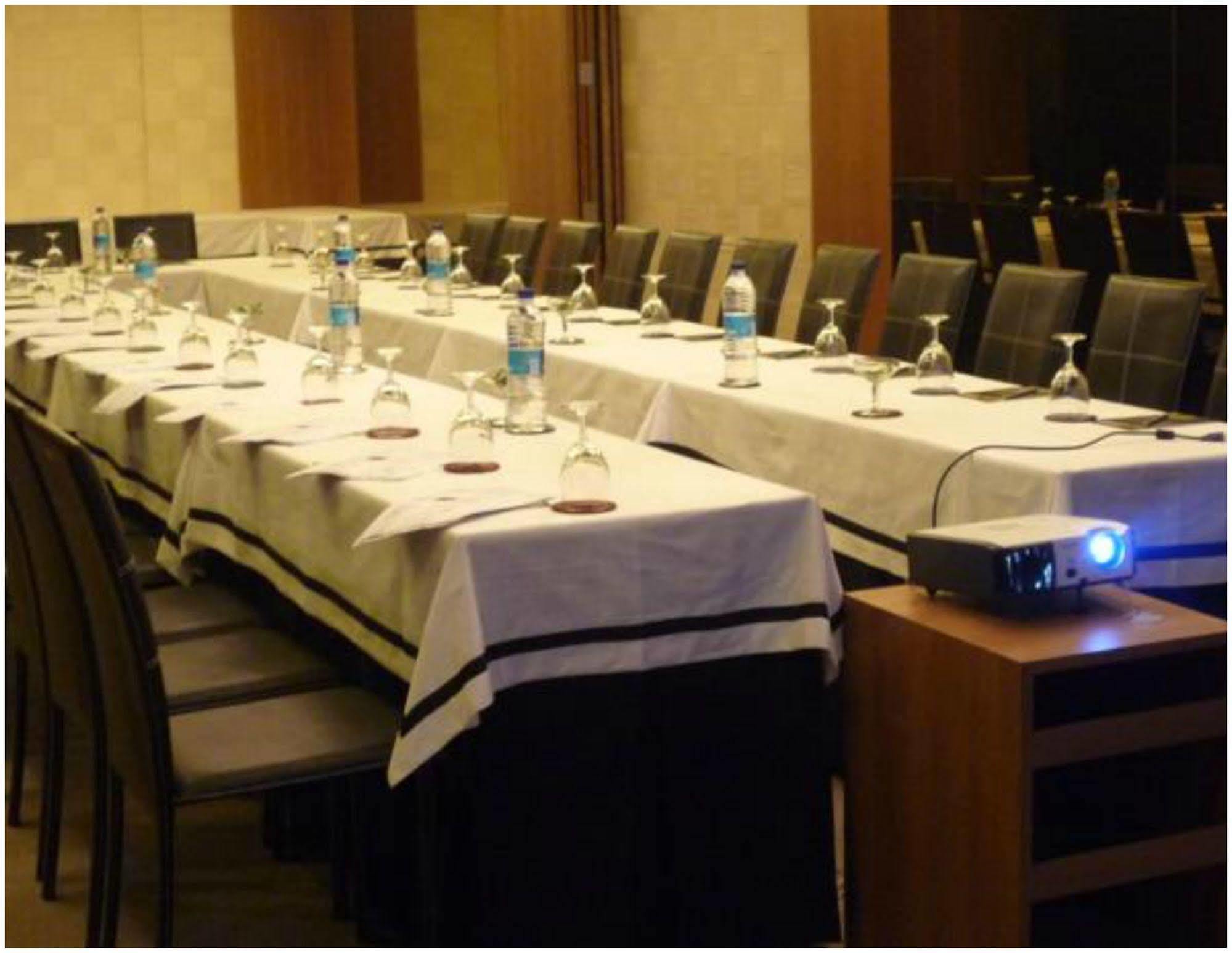 Hotel Udman Panchshila Park 4*