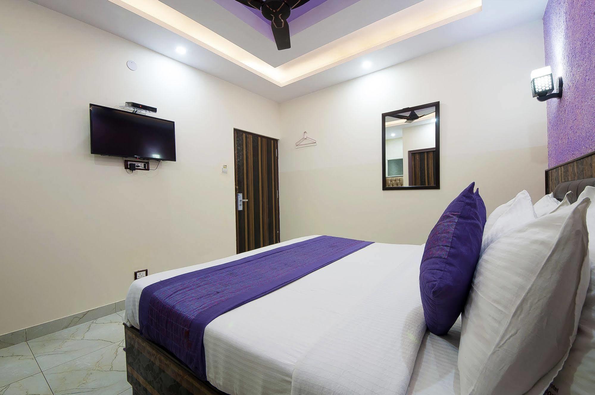 Airport Hotel 3*