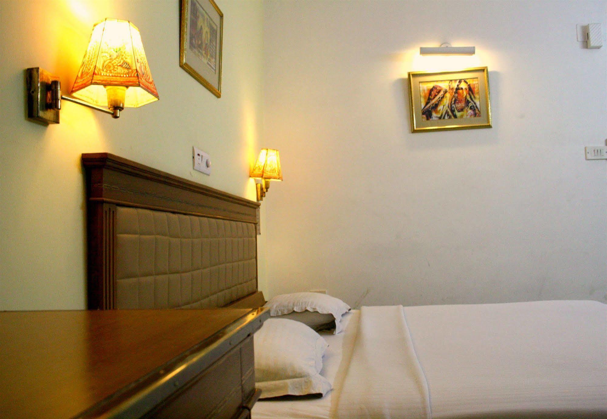 Pooja Palace 3* New Delhi