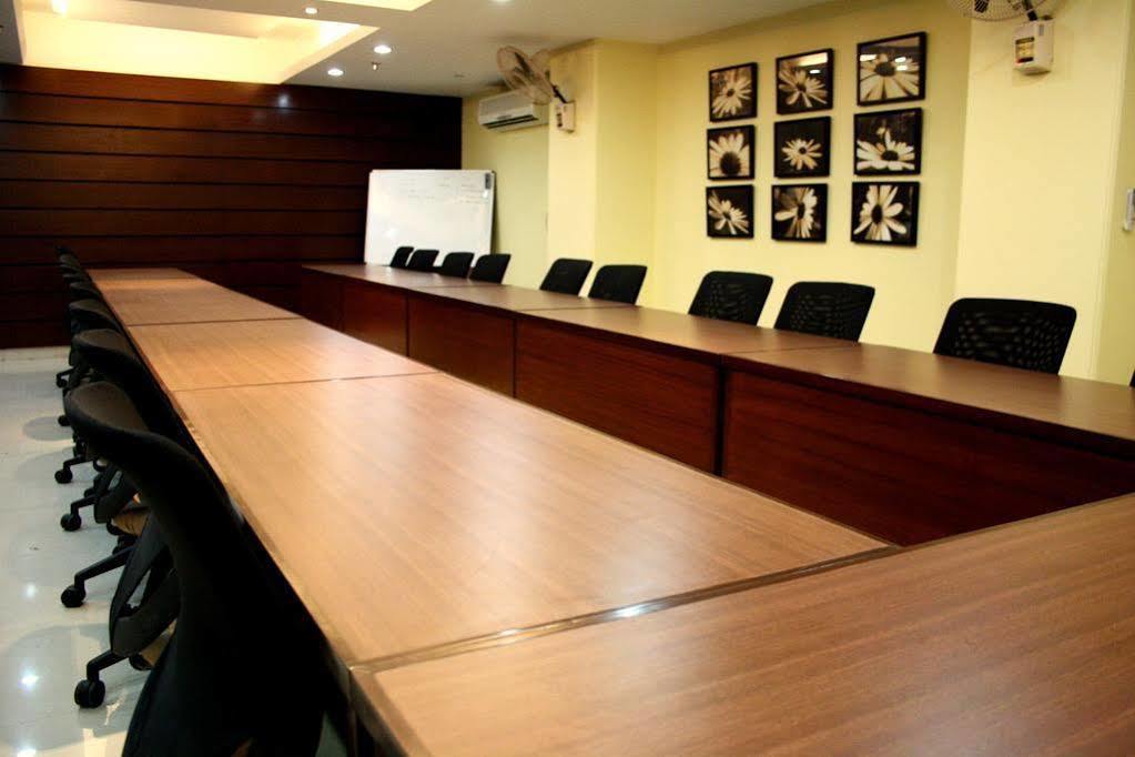 Hotel Pooja Palace 3*