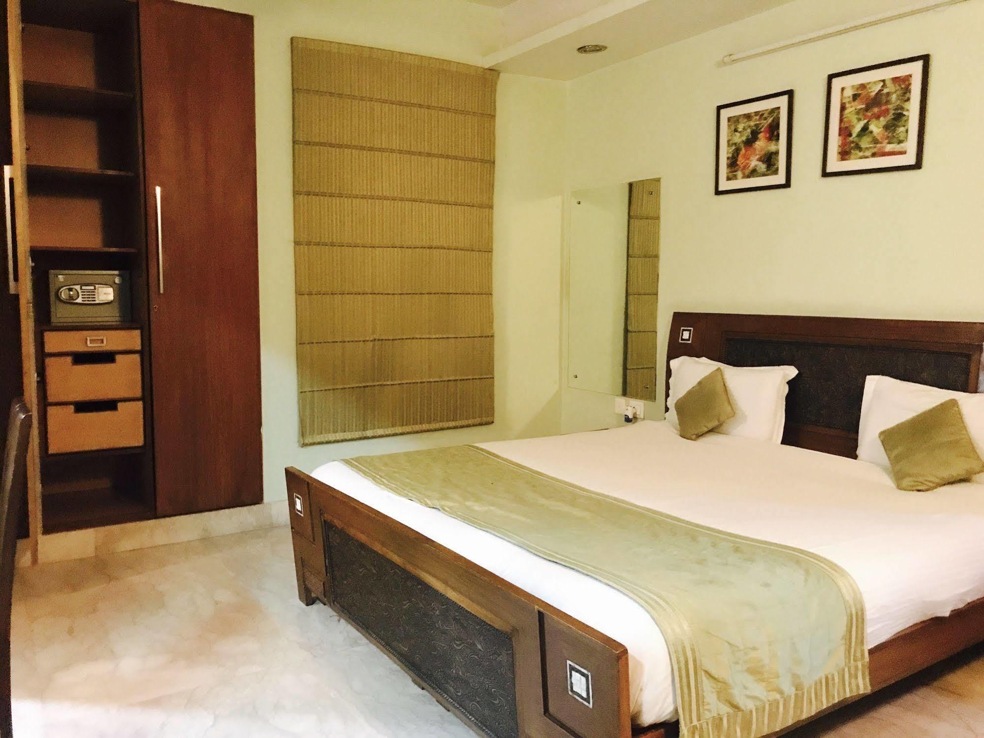 Bed & Breakfast Skylink 3*