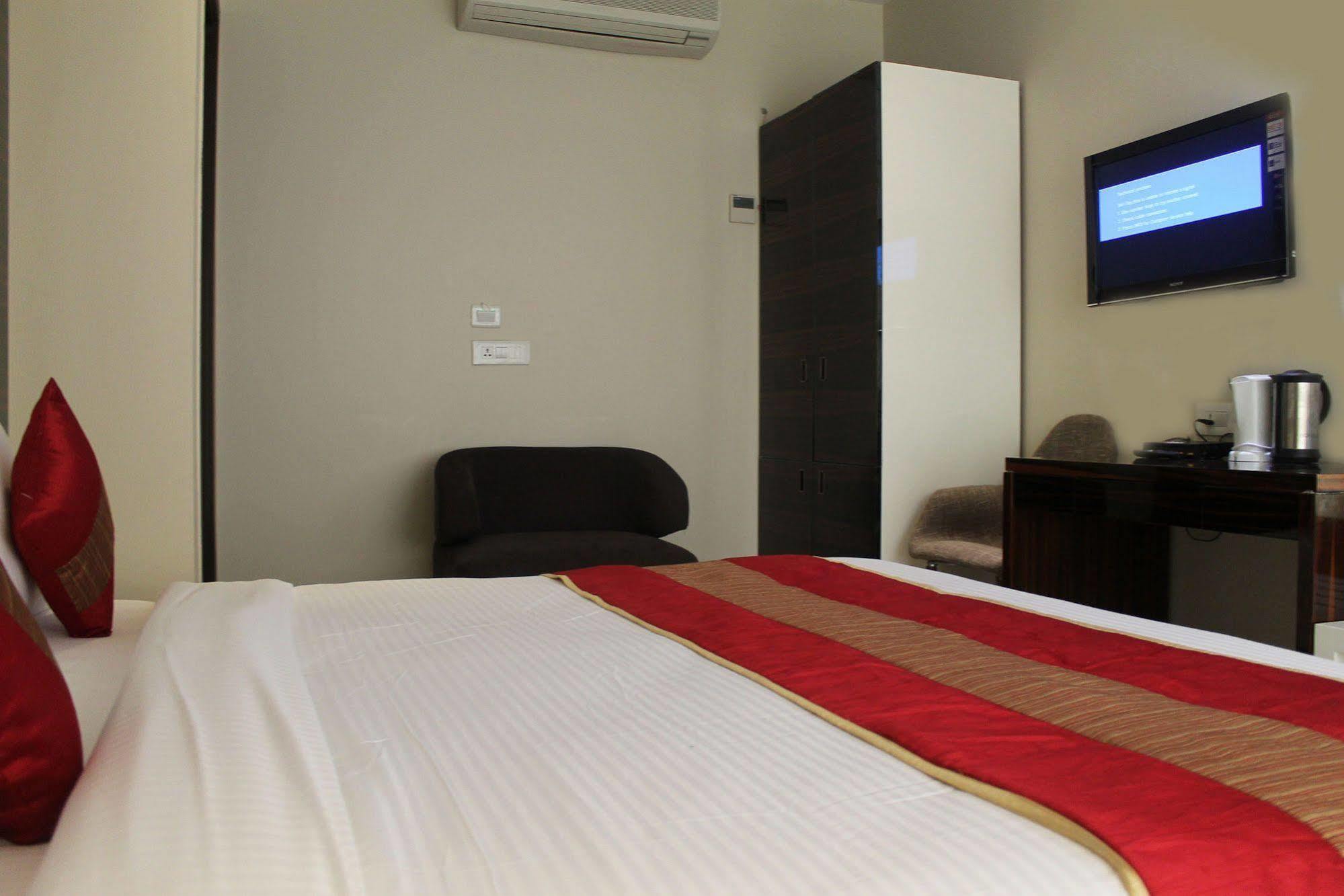 Gulnar New Delhi