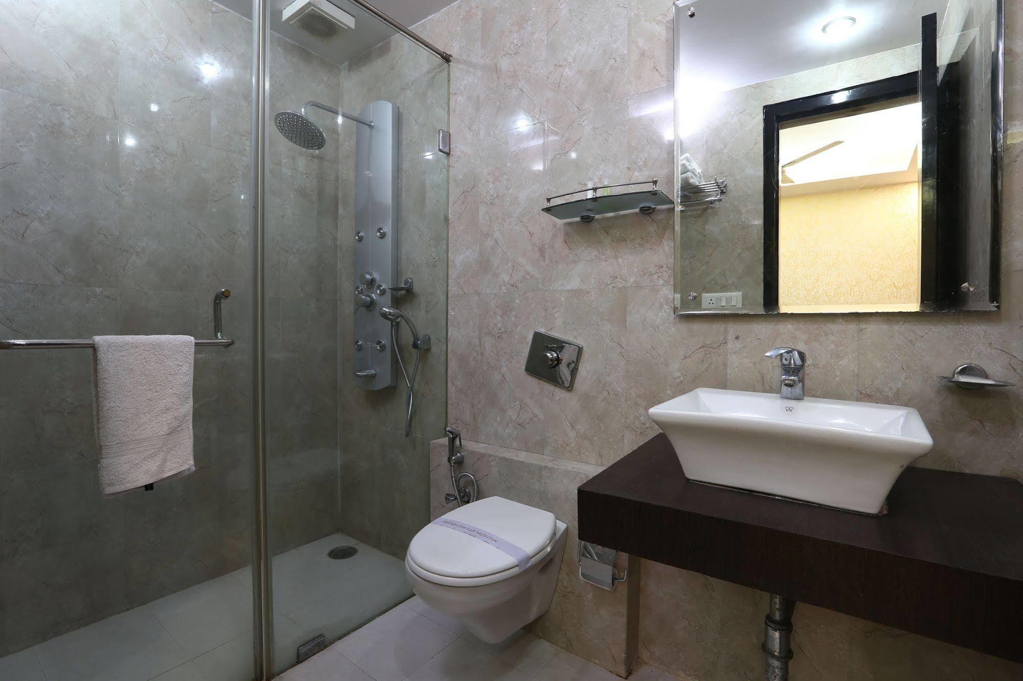 Kingston Park - Karol Bagh Hotel 3*