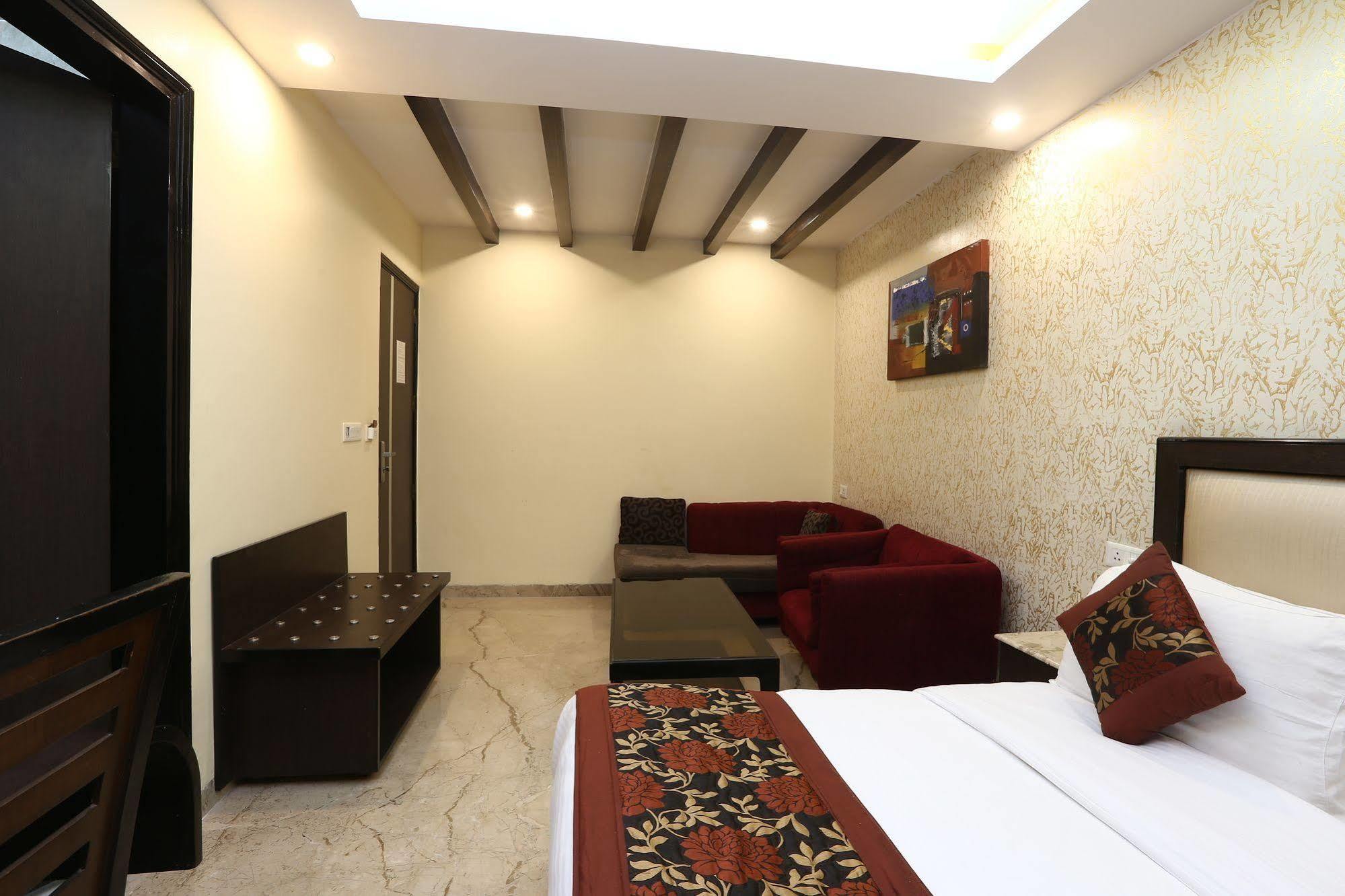 Kingston Park - Karol Bagh