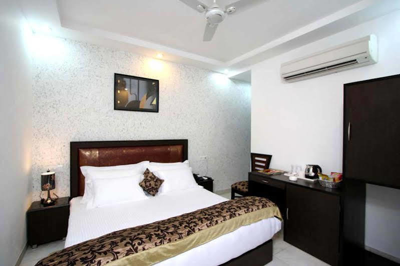 Kingston Park - Karol Bagh Hotel 3*