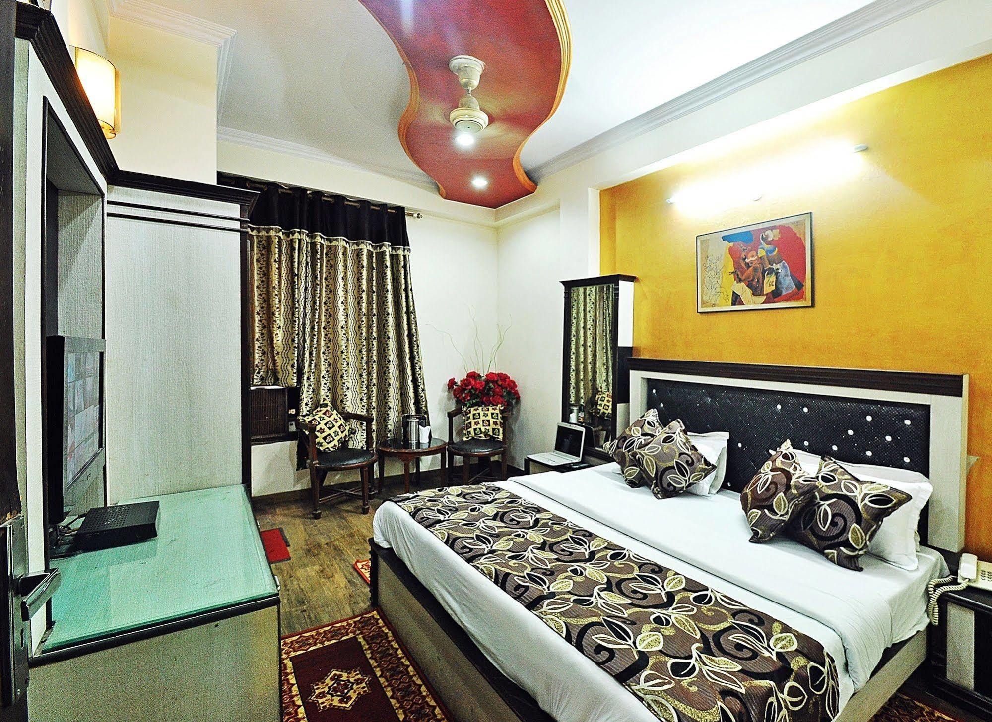 Shiva Intercontinental Hotel 3*