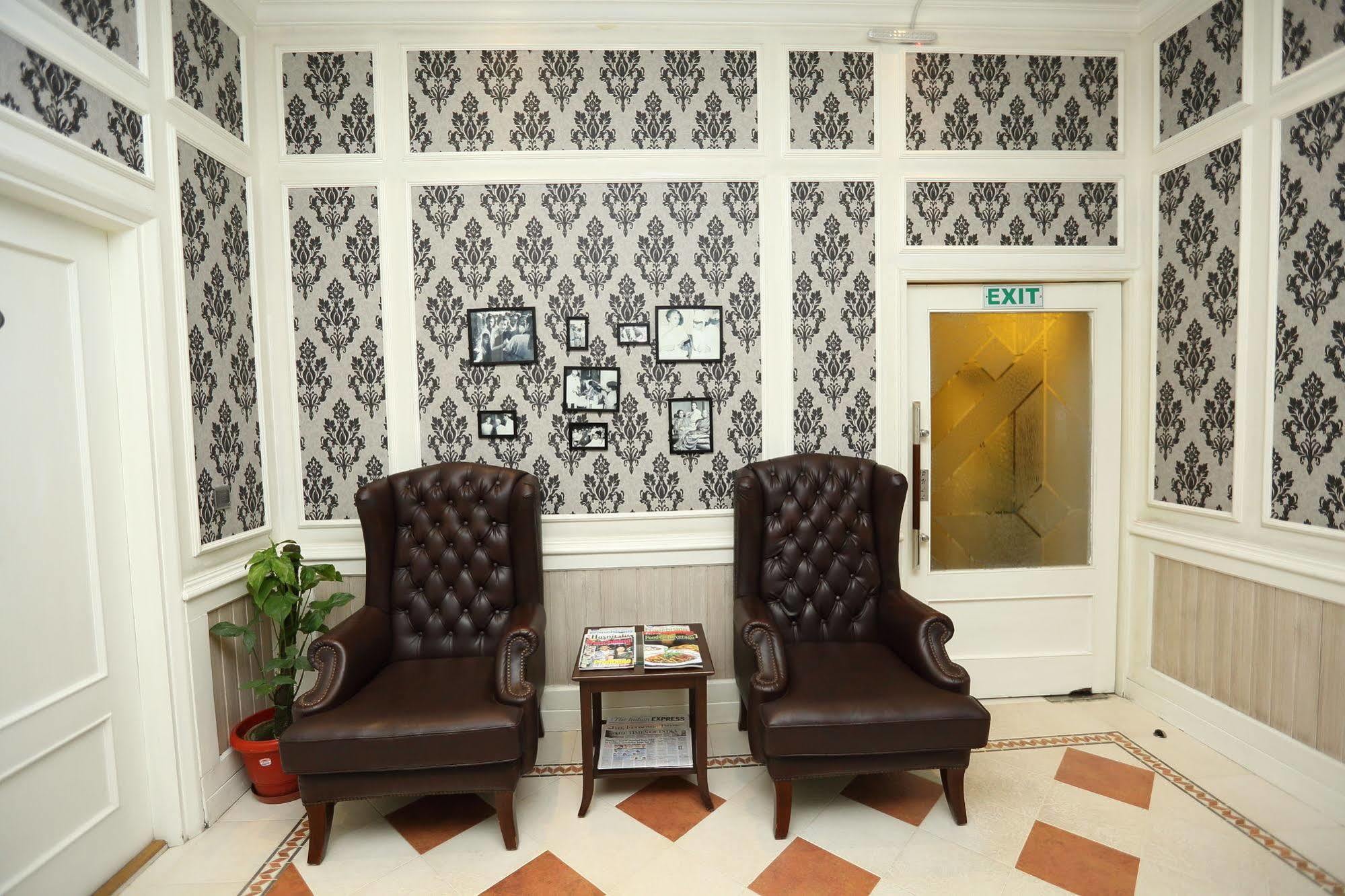 Bright Hotel 3*