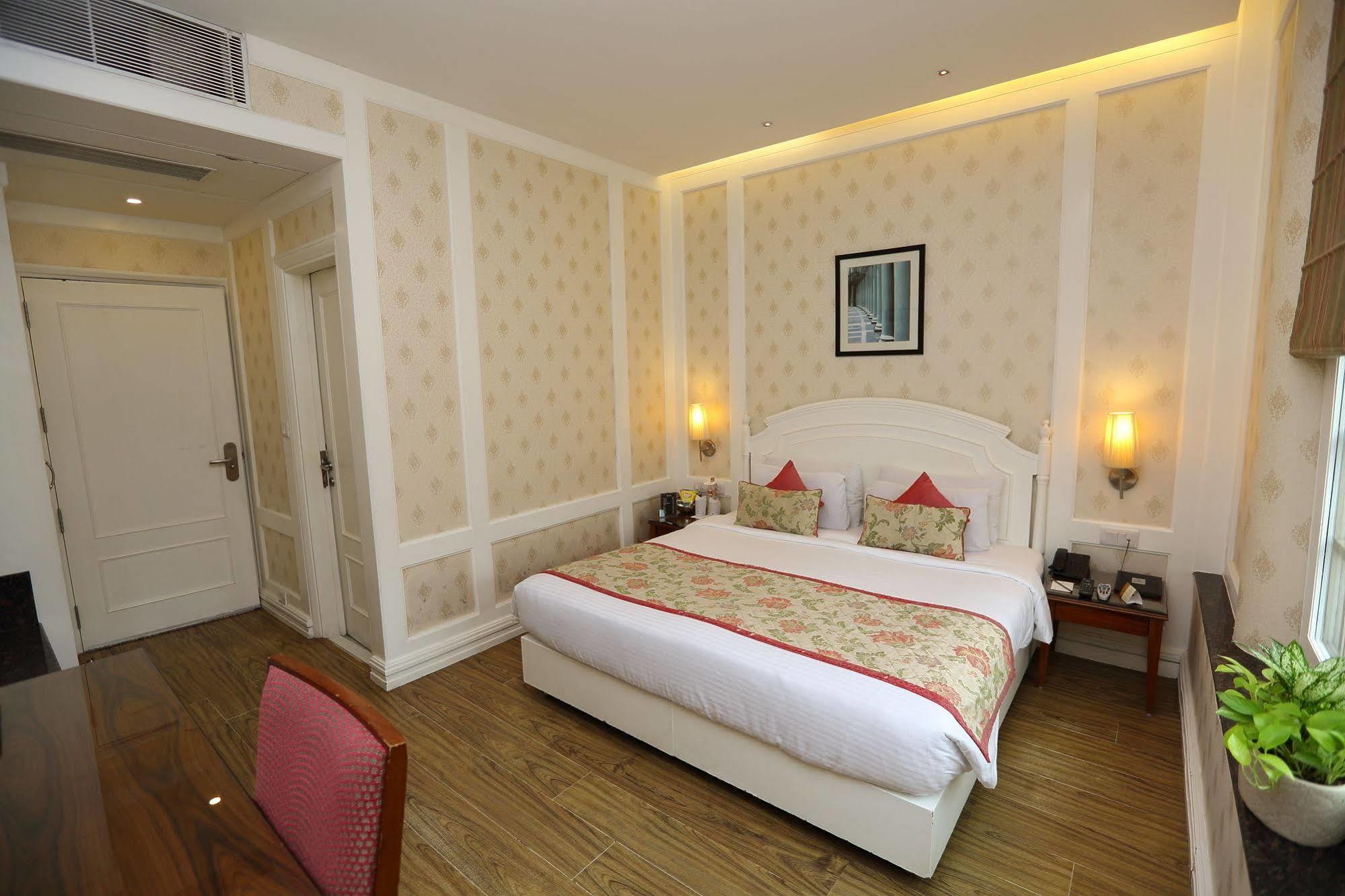 Bright Hotel