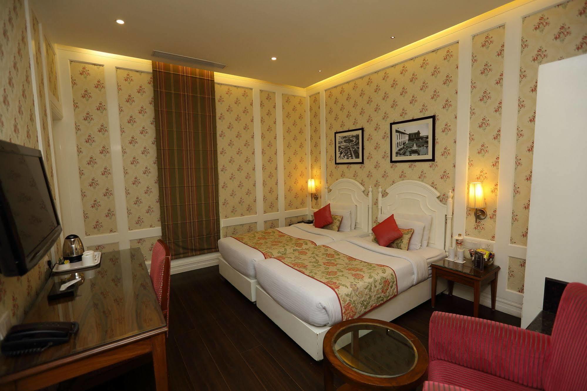 Bright Hotel