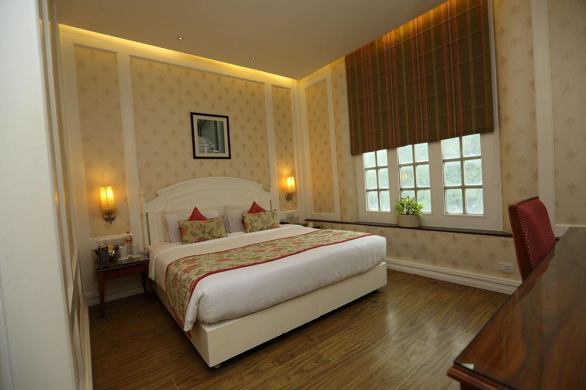 Hotel Bright