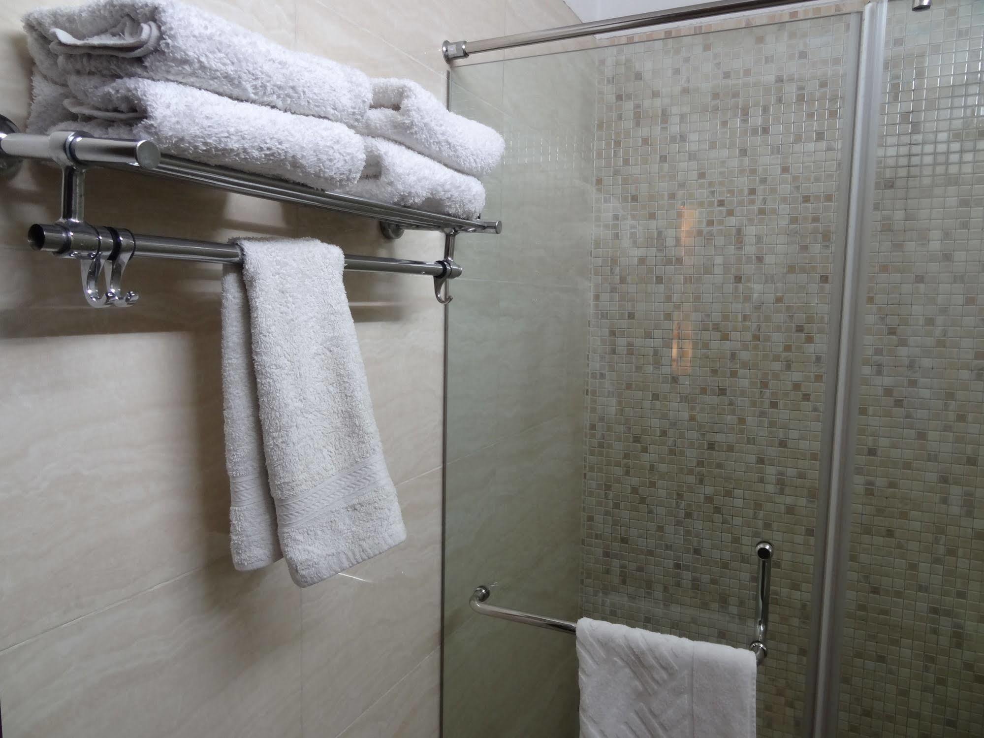 Venizia Sarovar Portico Hotel New Delhi
