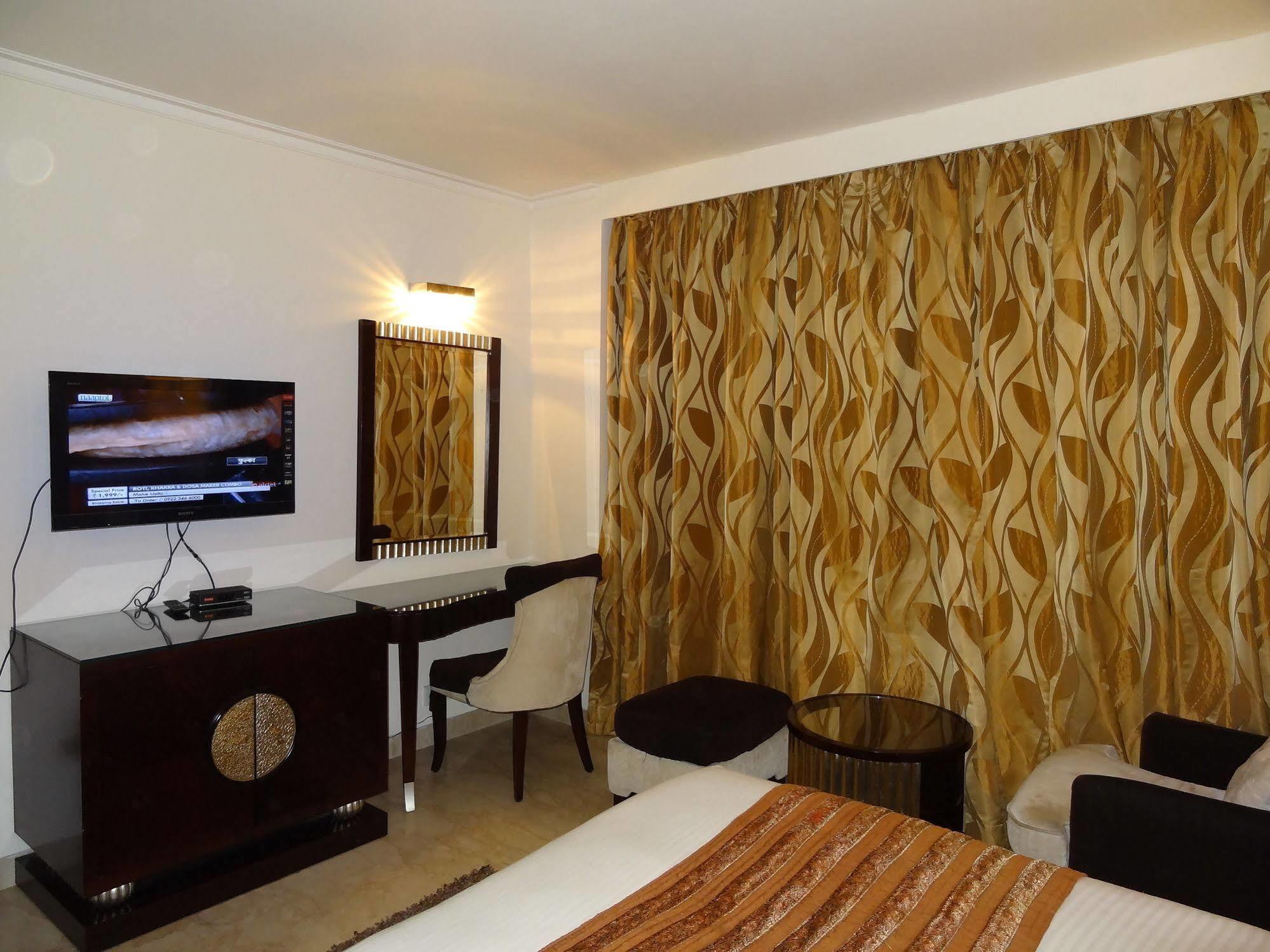 Venizia Sarovar Portico 4* New Delhi