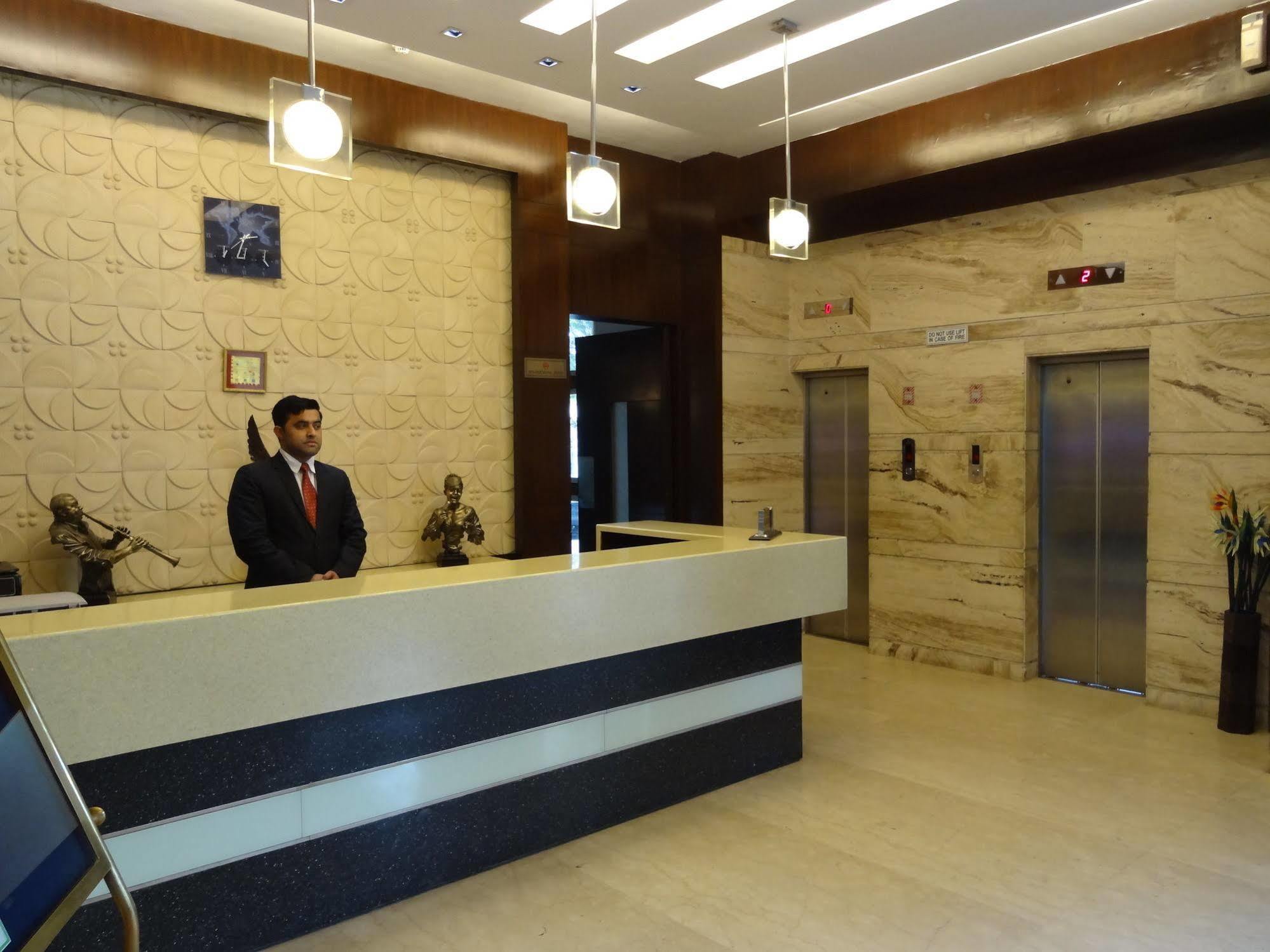 Venizia Sarovar Portico Hotel
