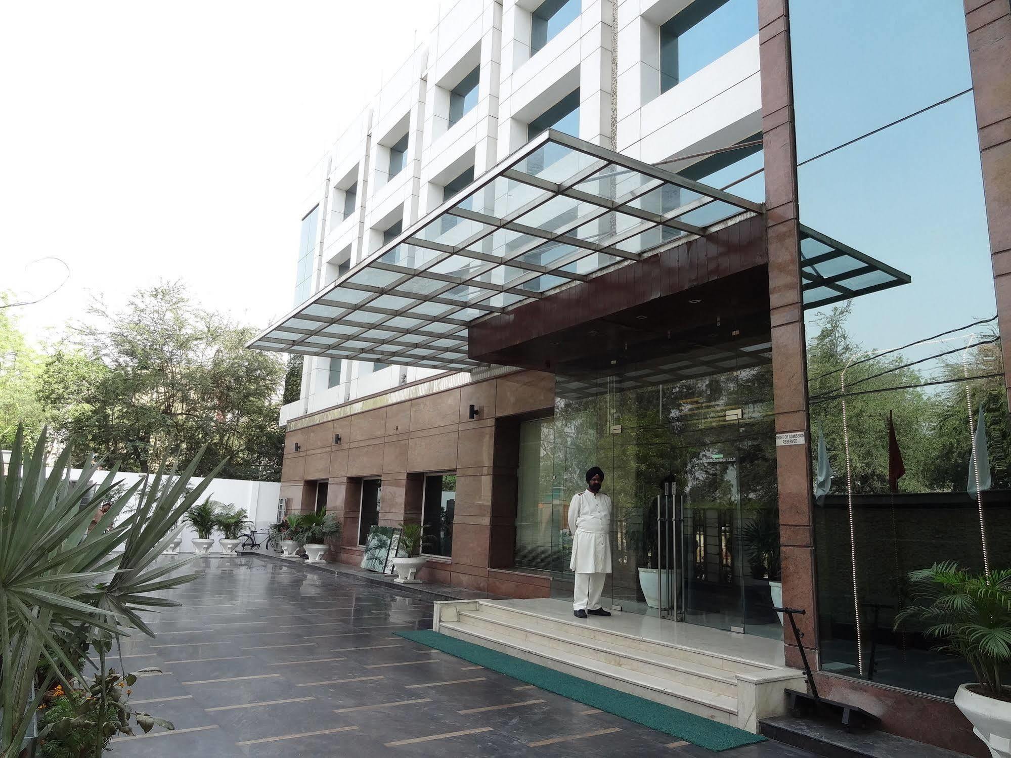 Venizia Sarovar Portico Hotel New Delhi