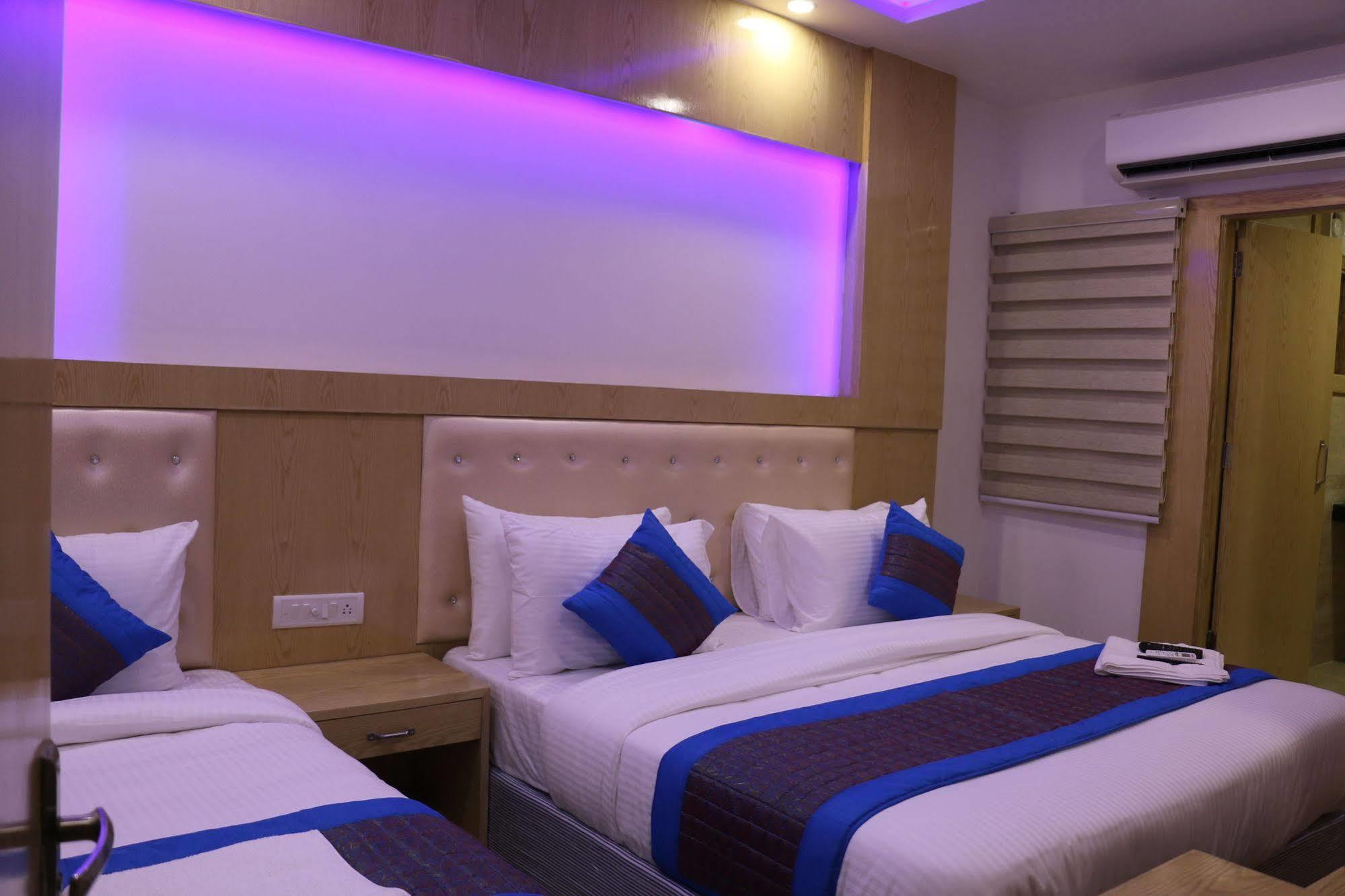 Palace Deluxe - Paharganj - New Delhi