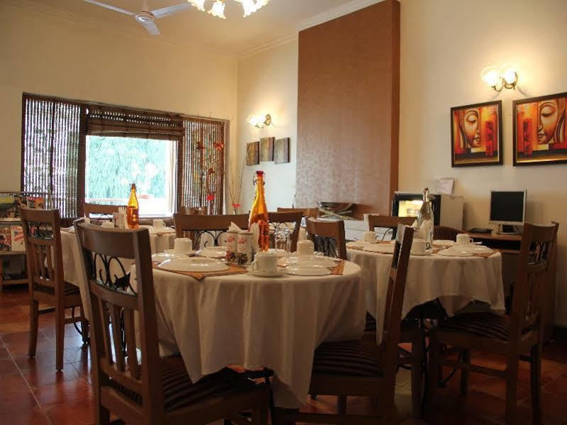 Ahuja Residency Golf Links 3* New Delhi