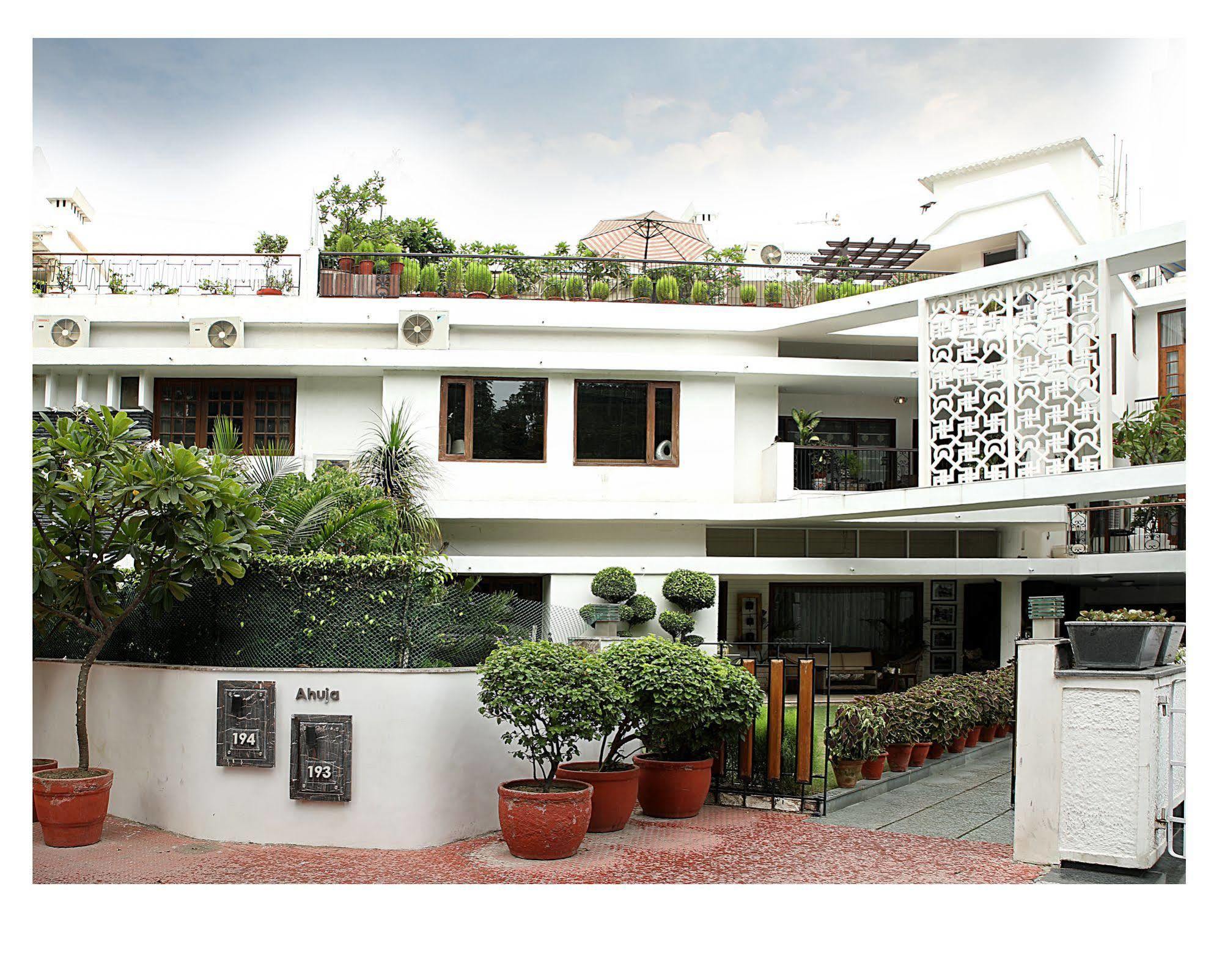 Ahuja Residency Golf Links 3* New Delhi