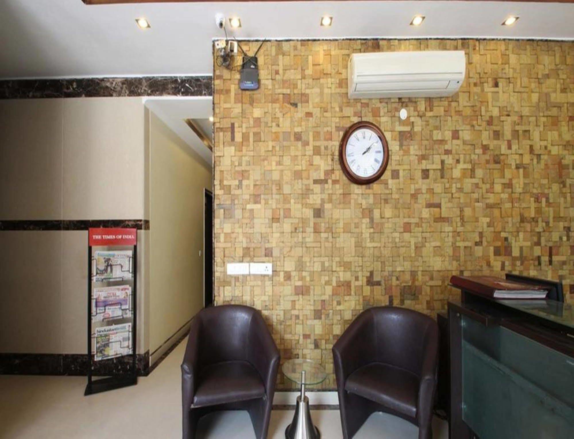 Hotel Fabexpress Llyod Residency