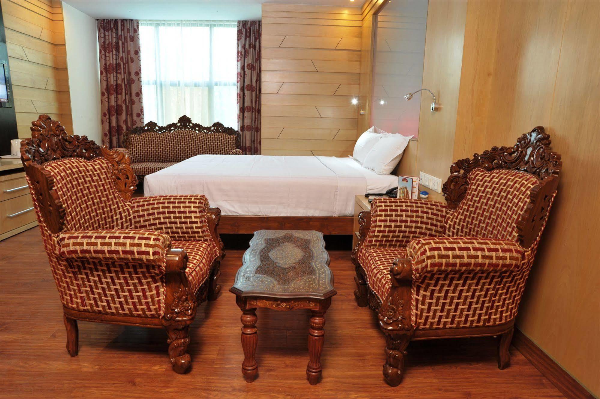 Emarald, 3* New Delhi