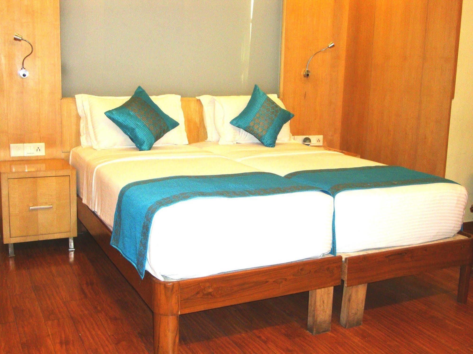 Emarald, 3* New Delhi