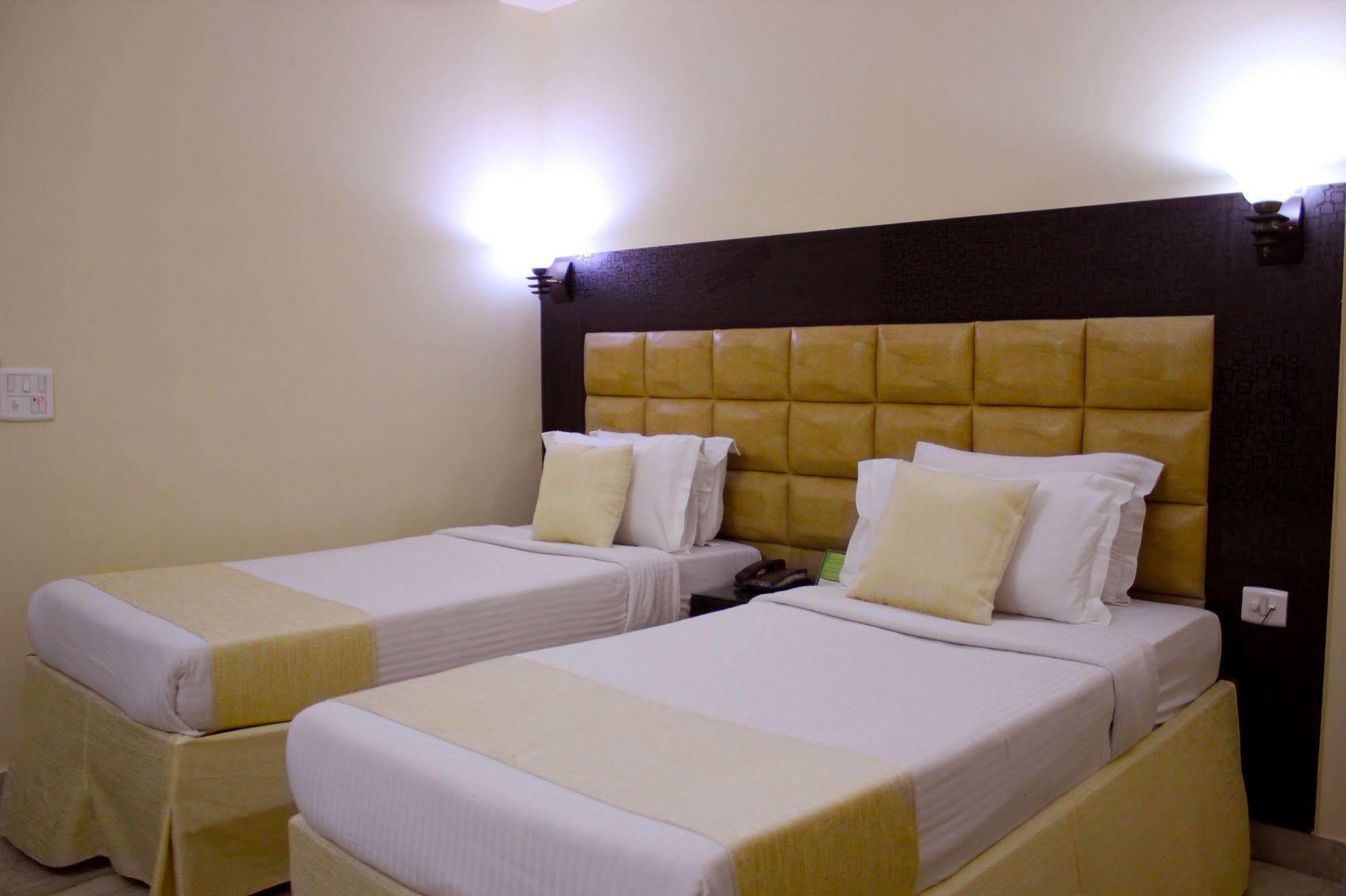 Treebo Trend Conclave Comfort Kailash Colony Hotel New Delhi