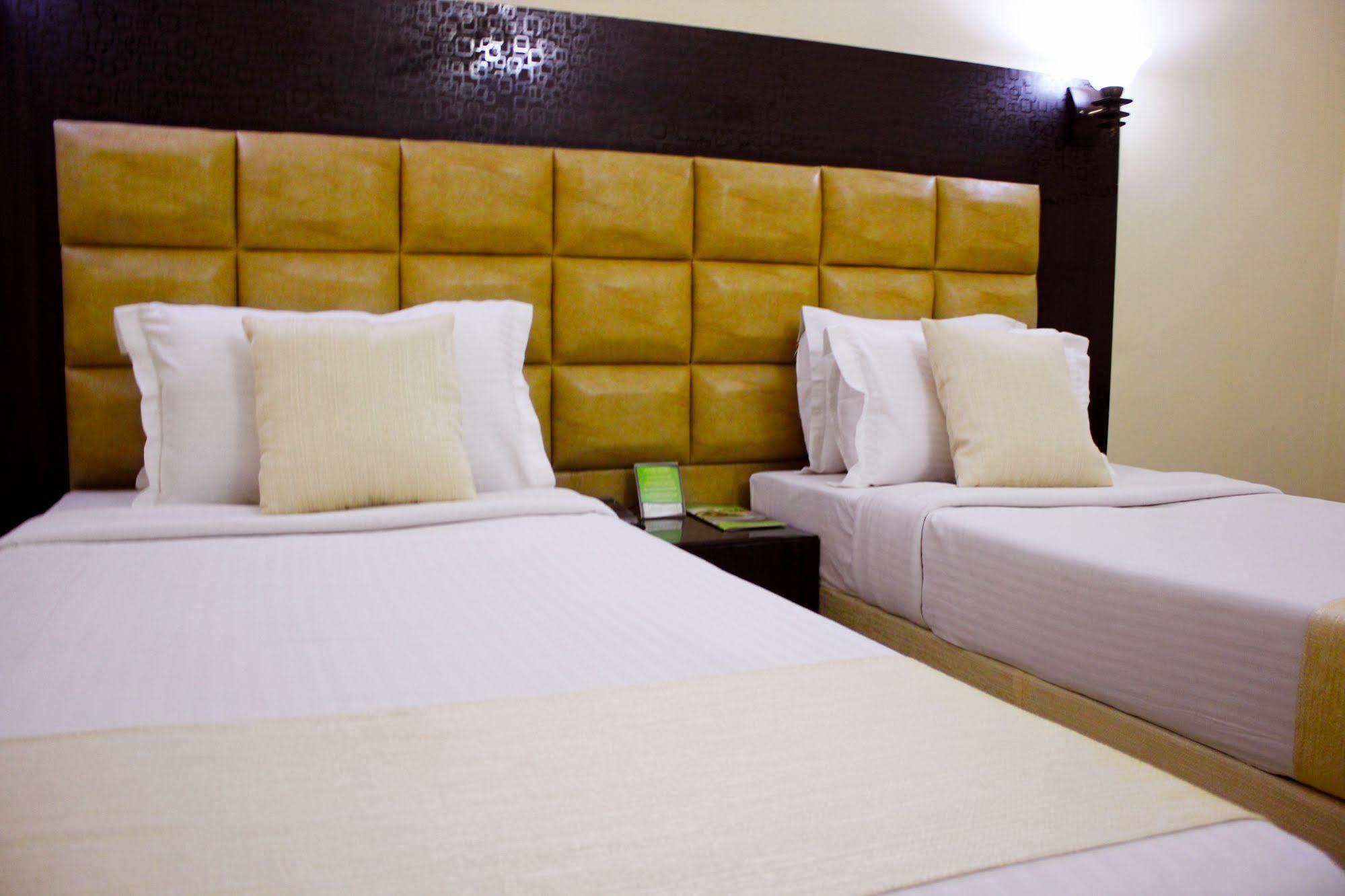 Treebo Trend Conclave Comfort Kailash Colony